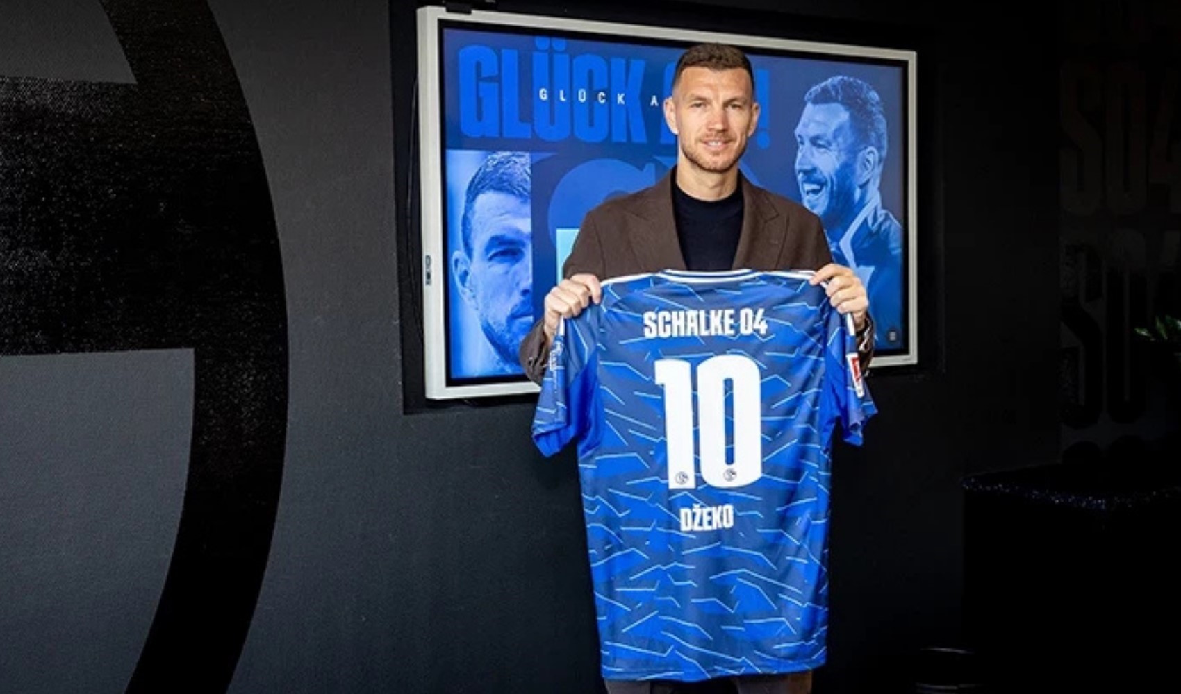 Edin Dzeko Schalke kariyerine golle başladı