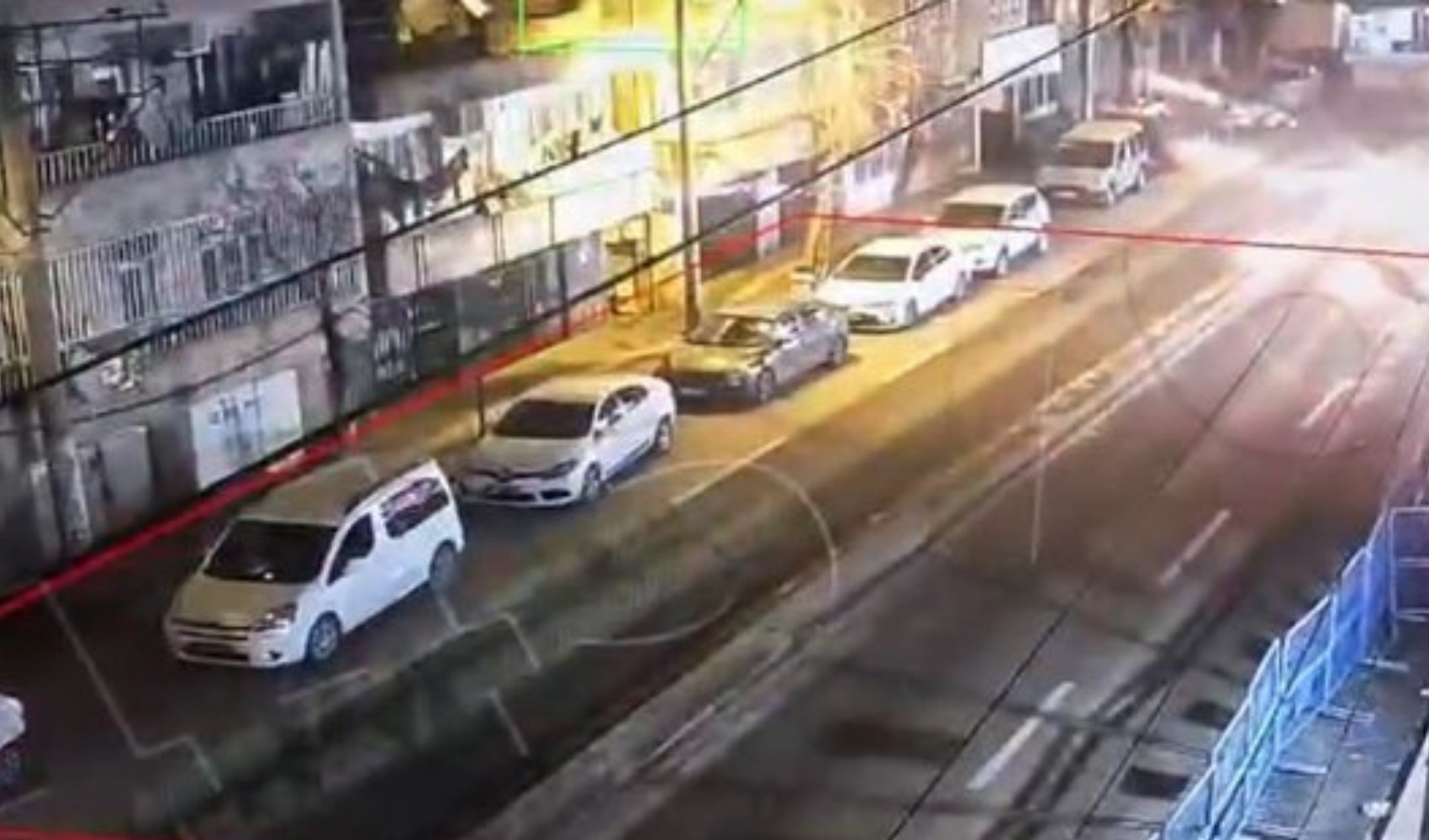 Son Dakika... Diyarbakır Emniyet Müdürlüğü önünde el yapımı patlayıcıyla saldırı girişimi