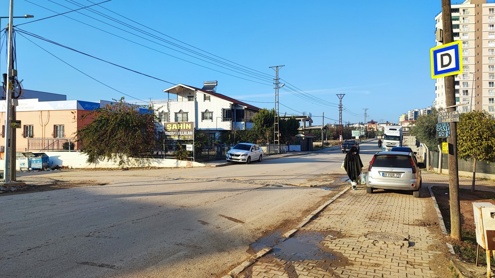 Belediye otobüsünün çarptığı görme engelli öğretmen çift ağır yaralandı