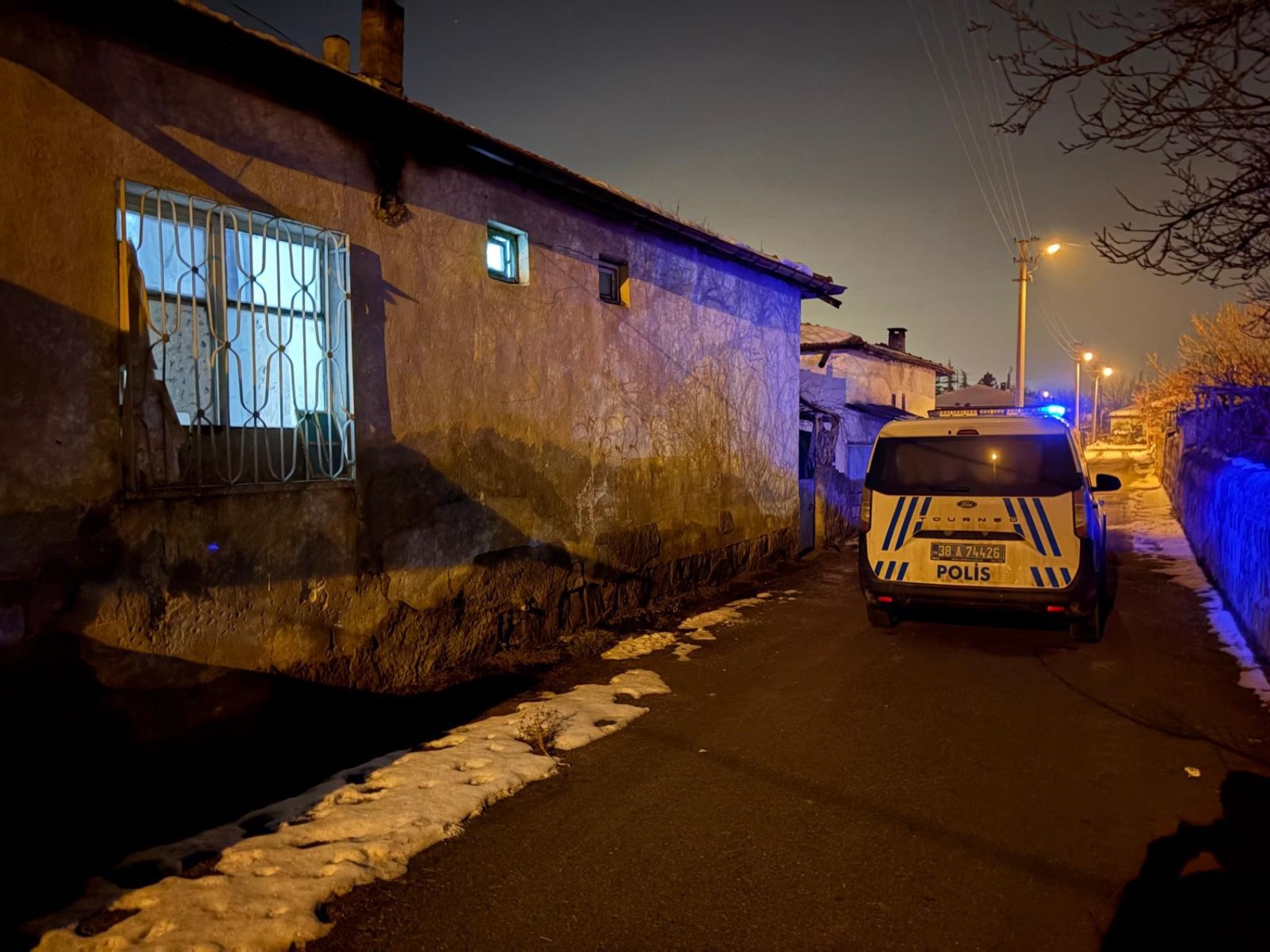 İki günlük bebeklerinin acı haberini aldılar