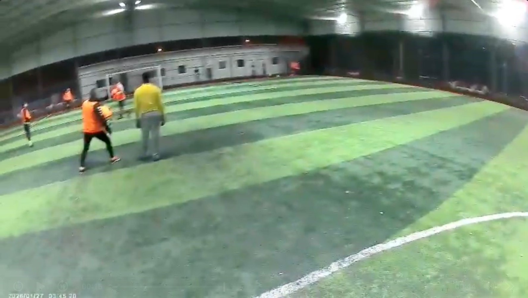 Halı sahanın çatısı çöktü