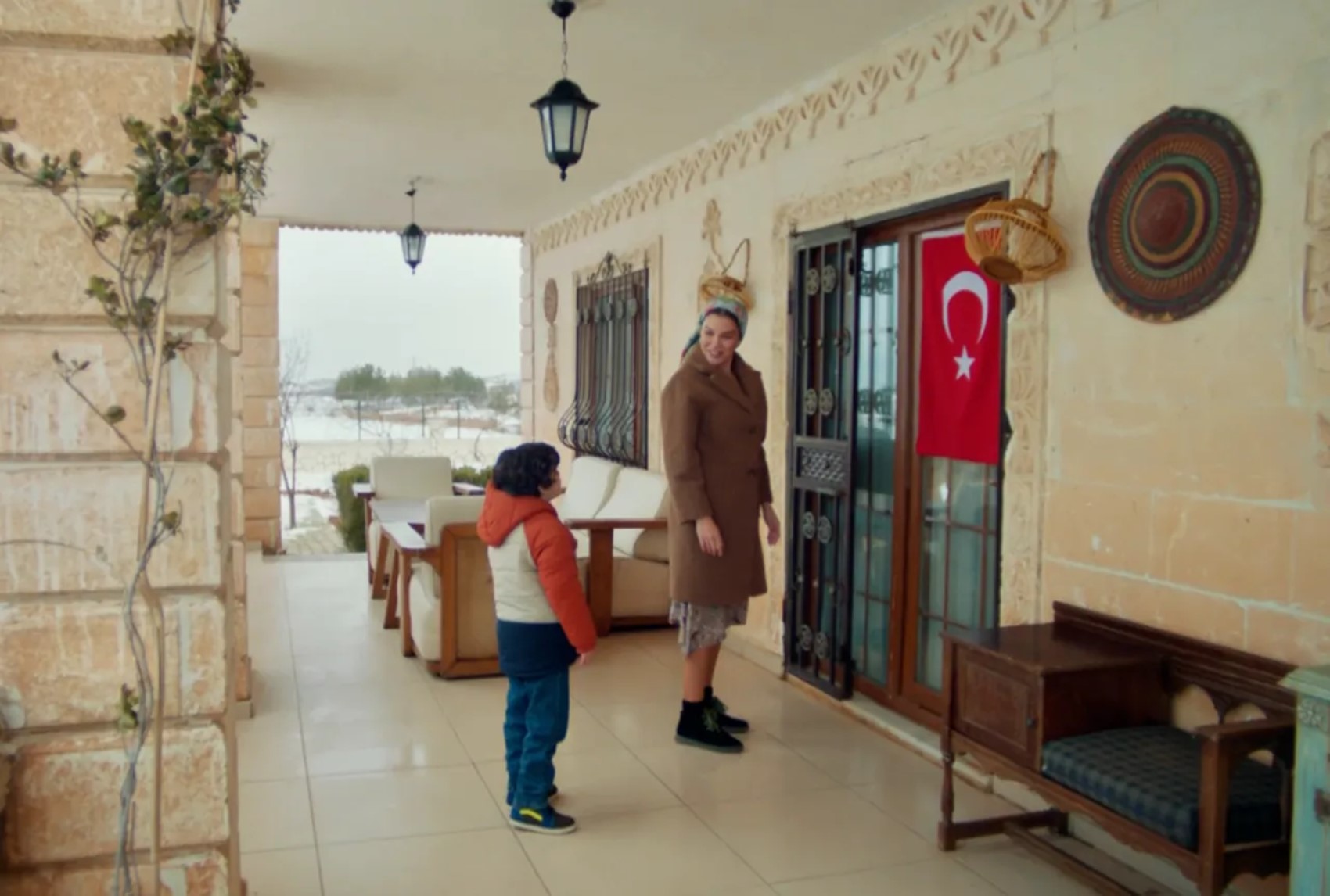 Uzak Şehir dizisinden Türk Bayrağı mesajı