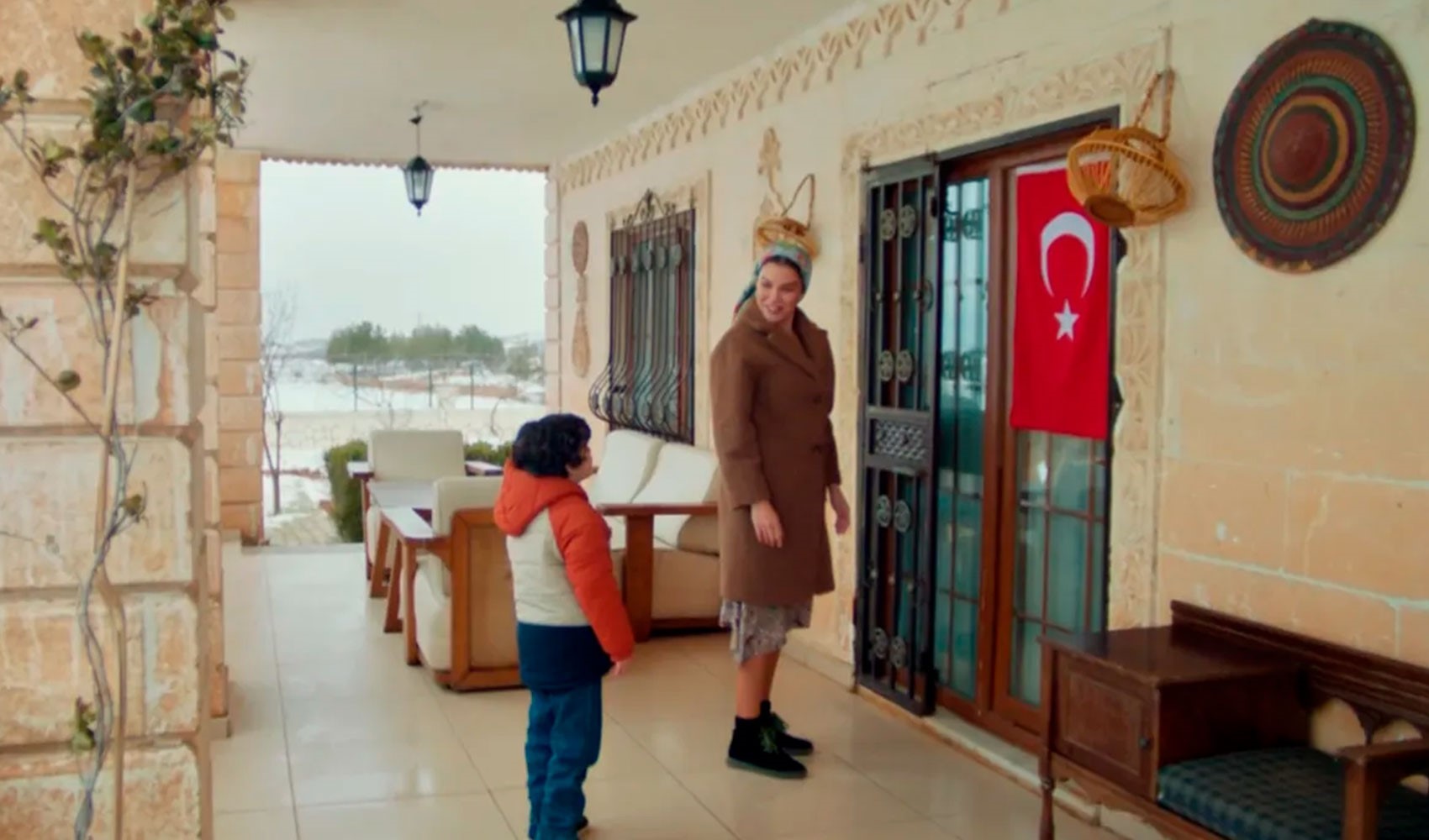 Uzak Şehir dizisinden Türk Bayrağı mesajı