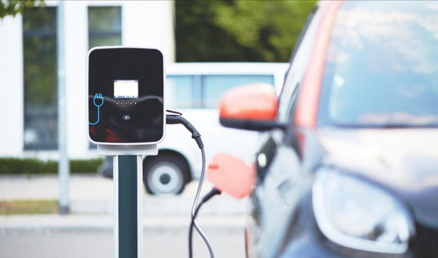 Elektrikli otomobil satışlarında büyük patlama: İlk kez benziliyi geçti