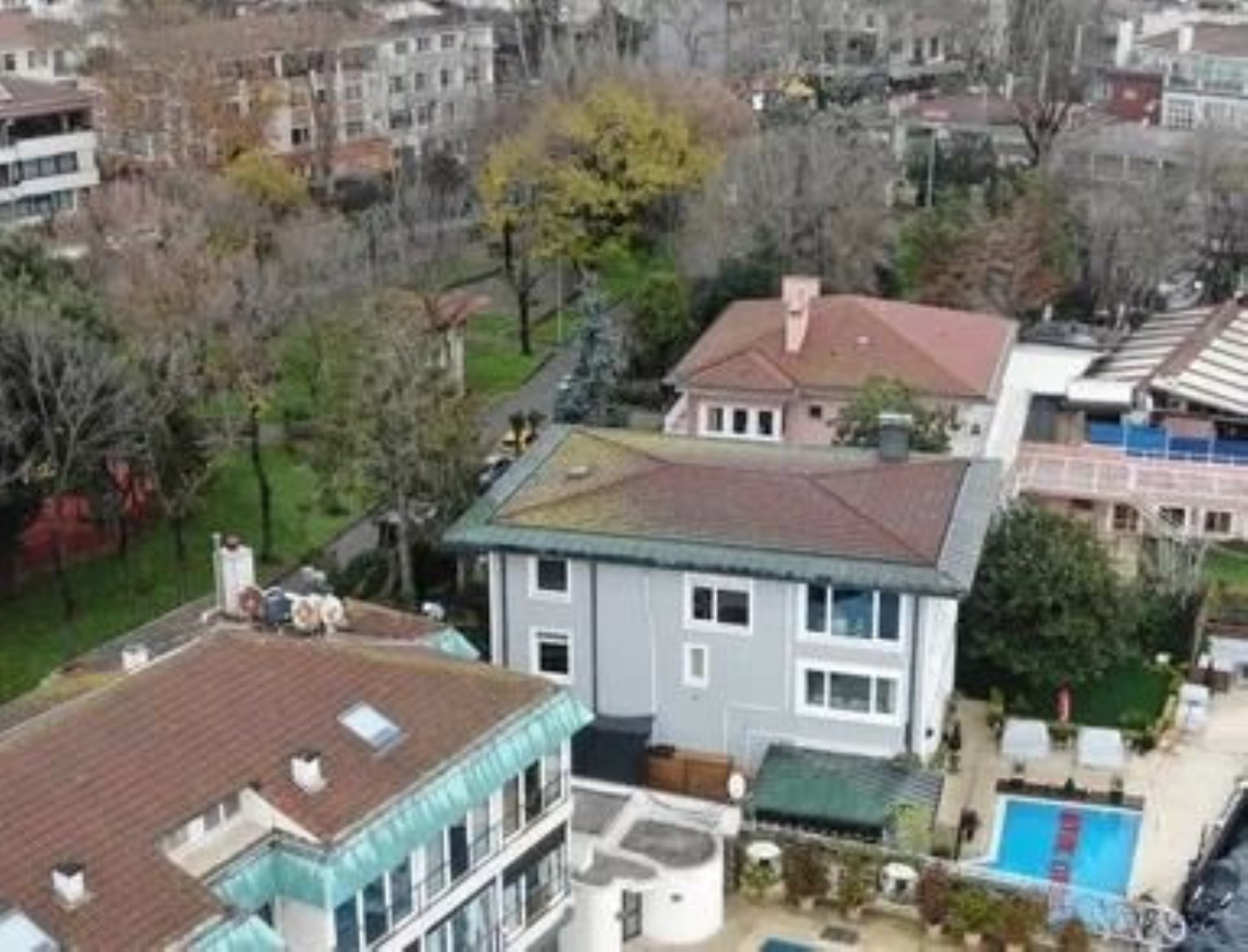 Boğaz'daki yalıda uyuşturucu ve seks partileri yapıldığını itiraf etti: İtirafçı 20 kişinin ismini verdi