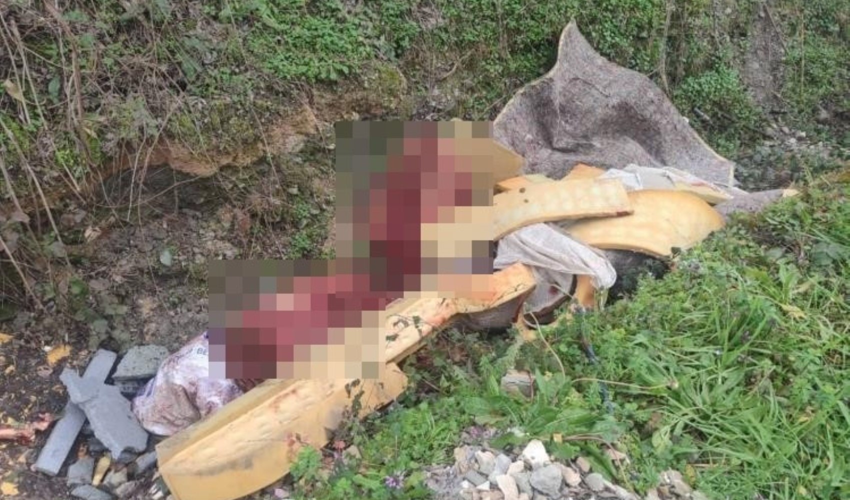 Jandarma otoyol kenarındaki kemiklerin izini sürdü