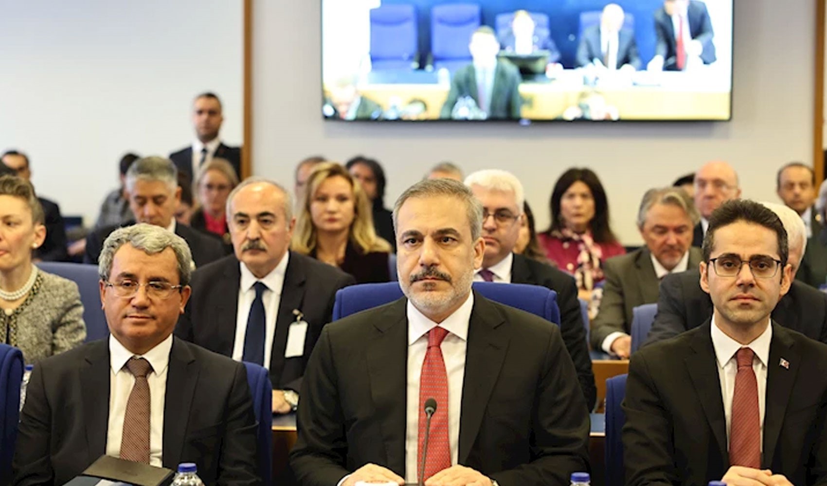 TBMM Dışişleri Komisyonu'nda yüksek tansiyon: AKP'li Fuat Oktay'dan Hakan Fidan'ın kurmaylarına beklenmedik sözler