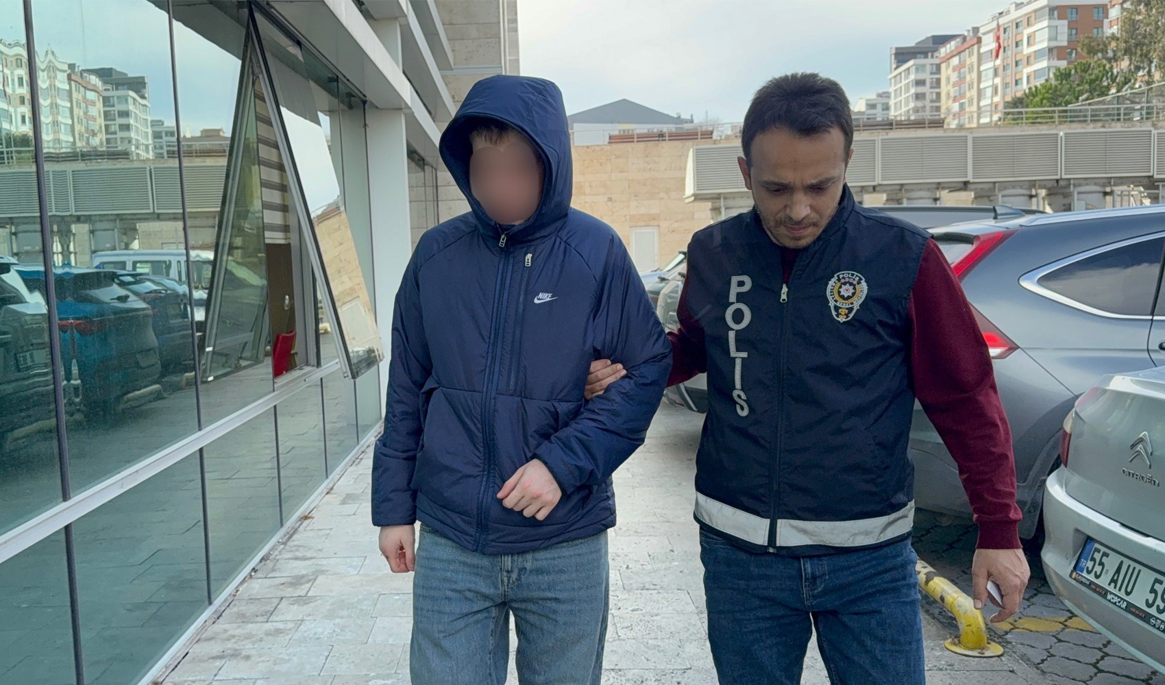 Polisi yaralayan şahsa ev hapsi