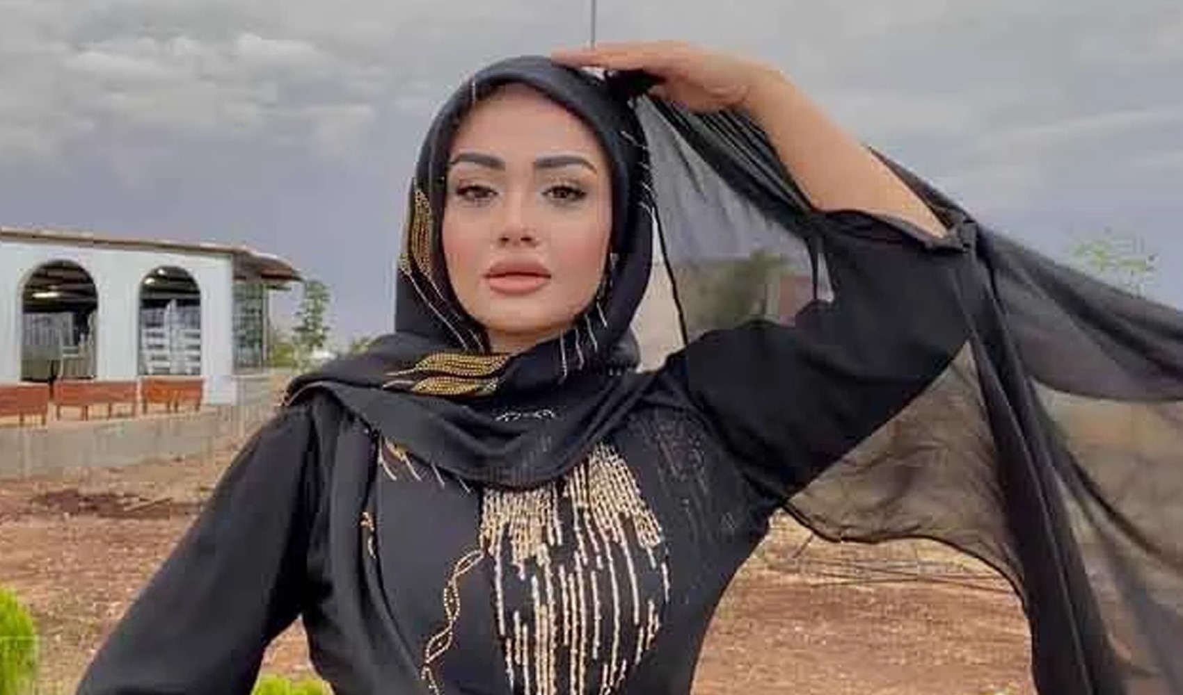 Oyuncu Pınar Cılıt, tesettürden çıktığını iki kelimelik paylaşımla duyurdu