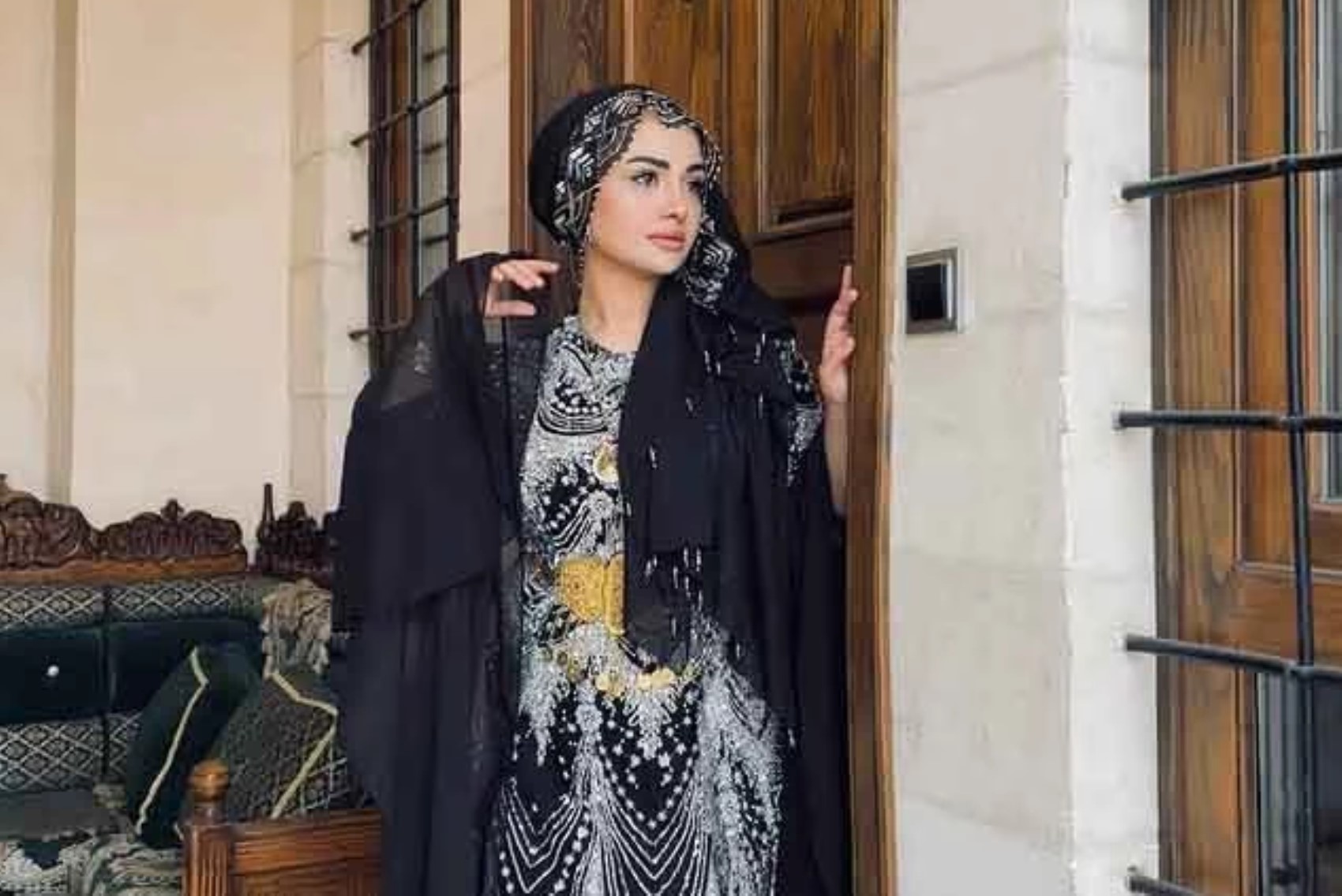 Oyuncu Pınar Cılıt, tesettürden çıktığını iki kelimelik paylaşımla duyurdu