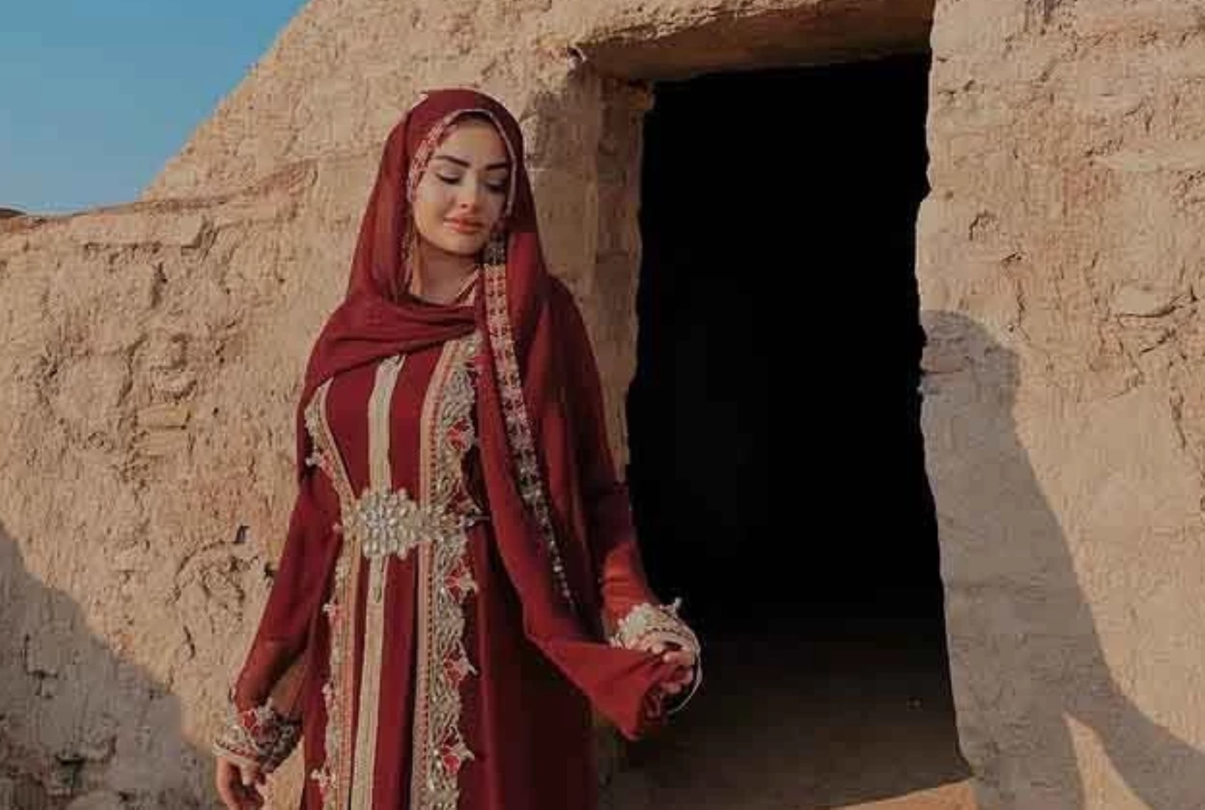 Oyuncu Pınar Cılıt, tesettürden çıktığını iki kelimelik paylaşımla duyurdu