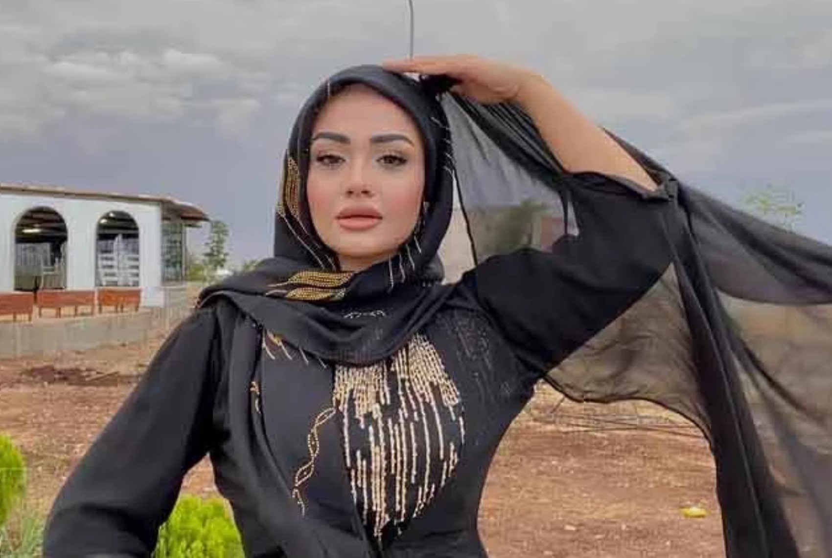 Oyuncu Pınar Cılıt, tesettürden çıktığını iki kelimelik paylaşımla duyurdu