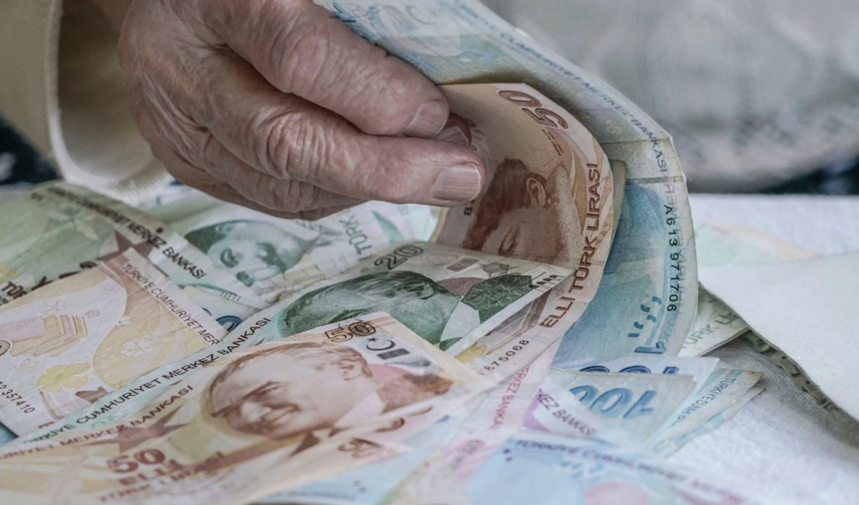 20 bin lira altında maaş alan emeklilere fark ödemesi