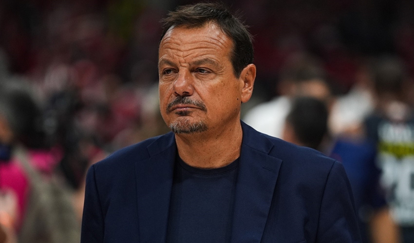 Ergin Ataman'a yapılan küfürlü tezahüratlar için para cezası
