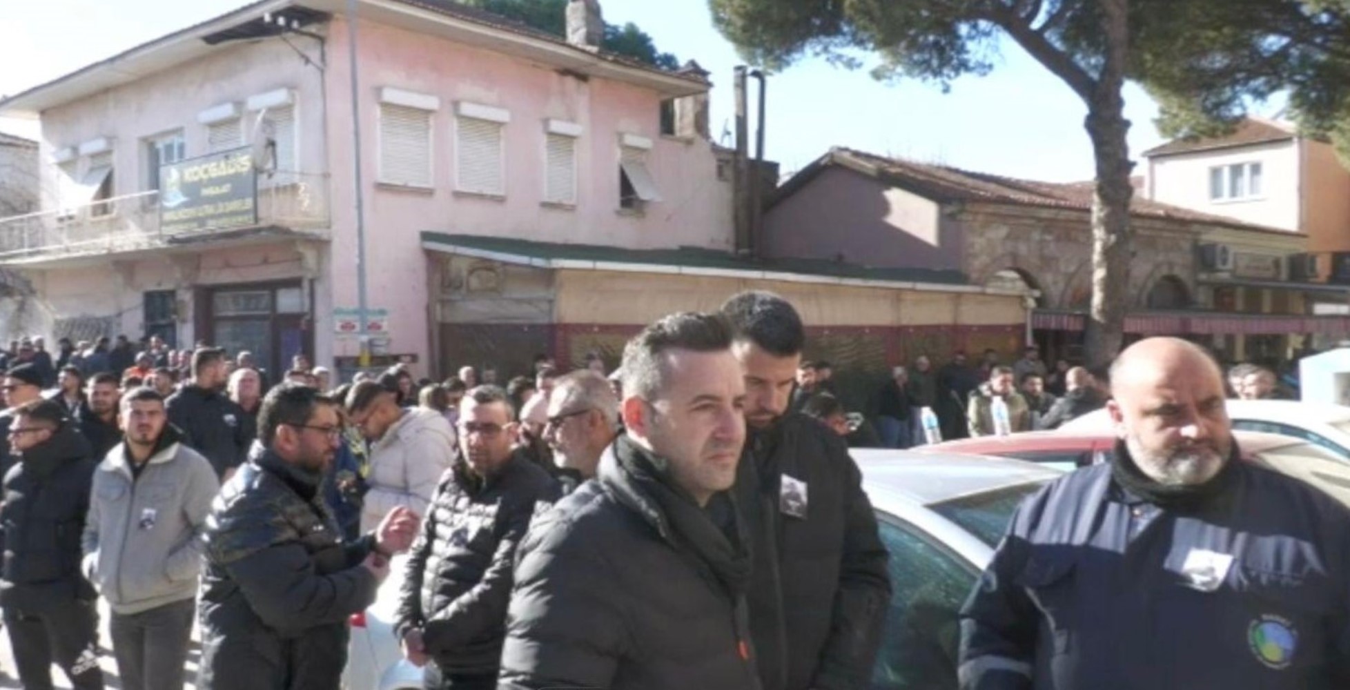 İstediği verilmeyince restorana tüfekle saldırdı: 1 ölü, 3 yaralı