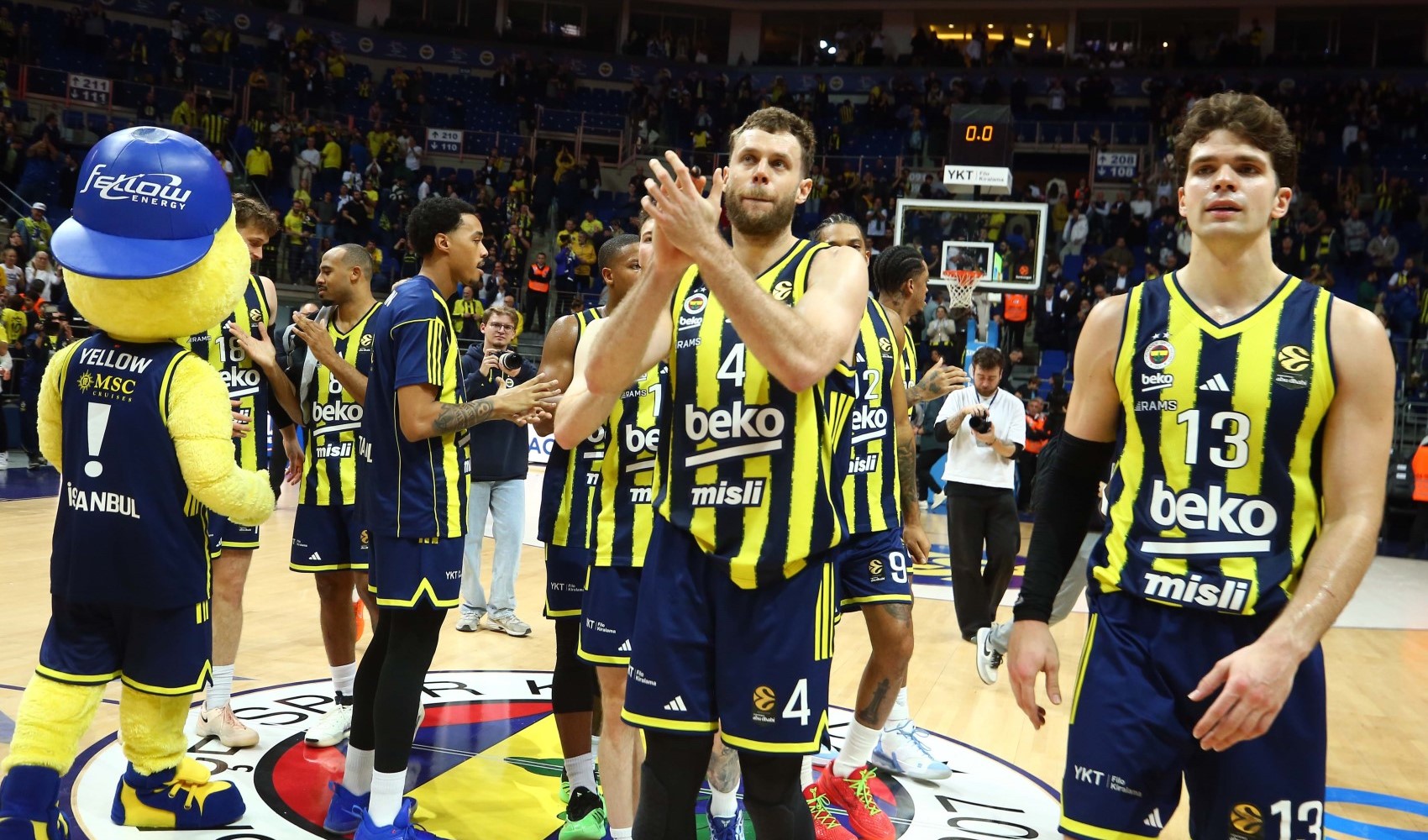 Fenerbahçe Beko, Baskonia deplasmanından 15 sayı farkla galip ayrıldı