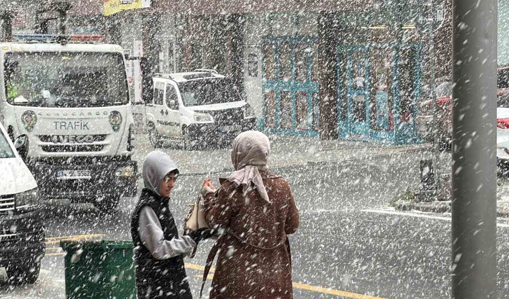 Meteoroloji'den İstanbul ve İzmir dahil 24 kente sarı kodlu uyarı! İşte il il 3 Ocak Cumartesi hava durumu...