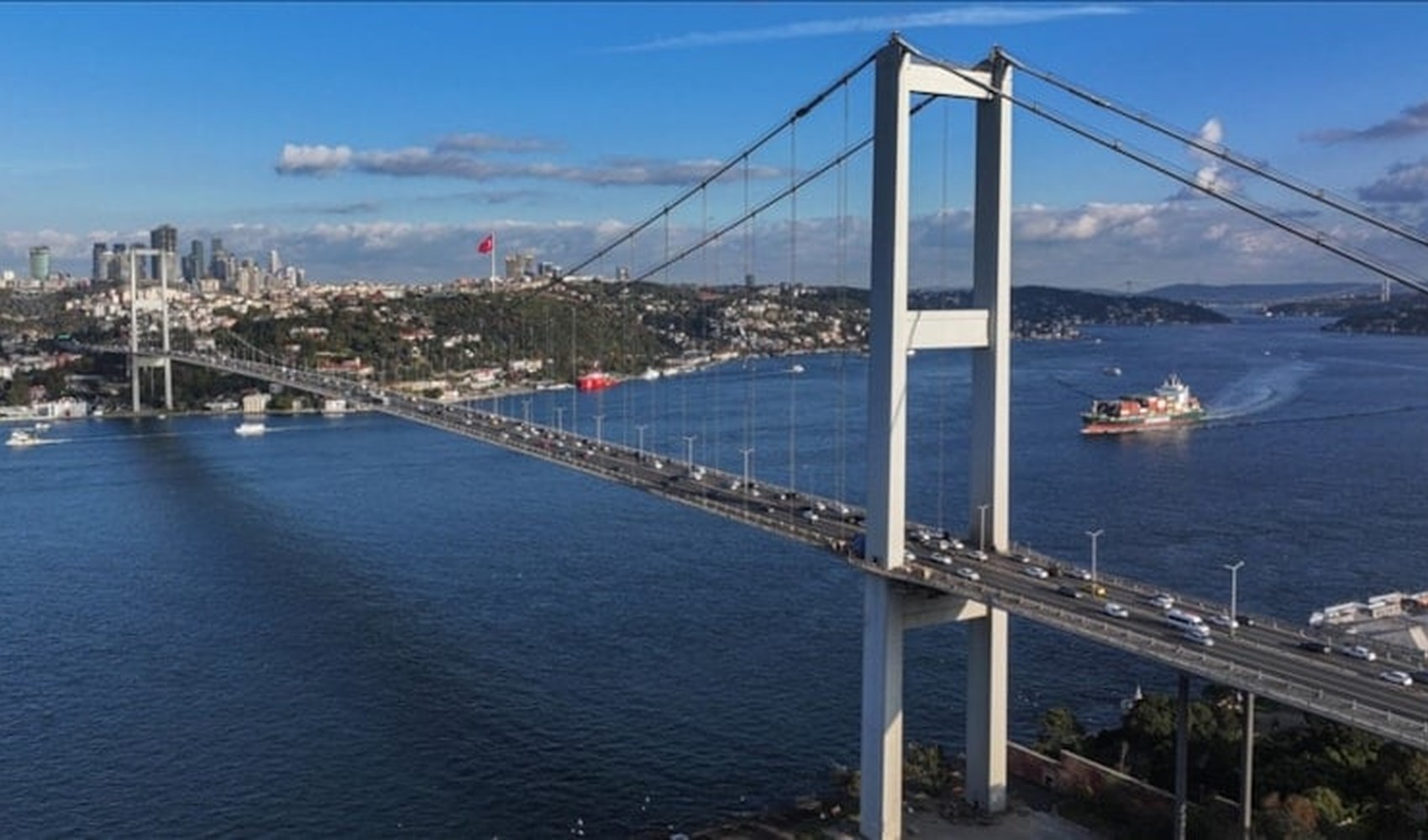 Otoyol ve köprülerden 2025 yılında rekor araç geçişi! Bakan Uraloğlu rakamları açıkladı...