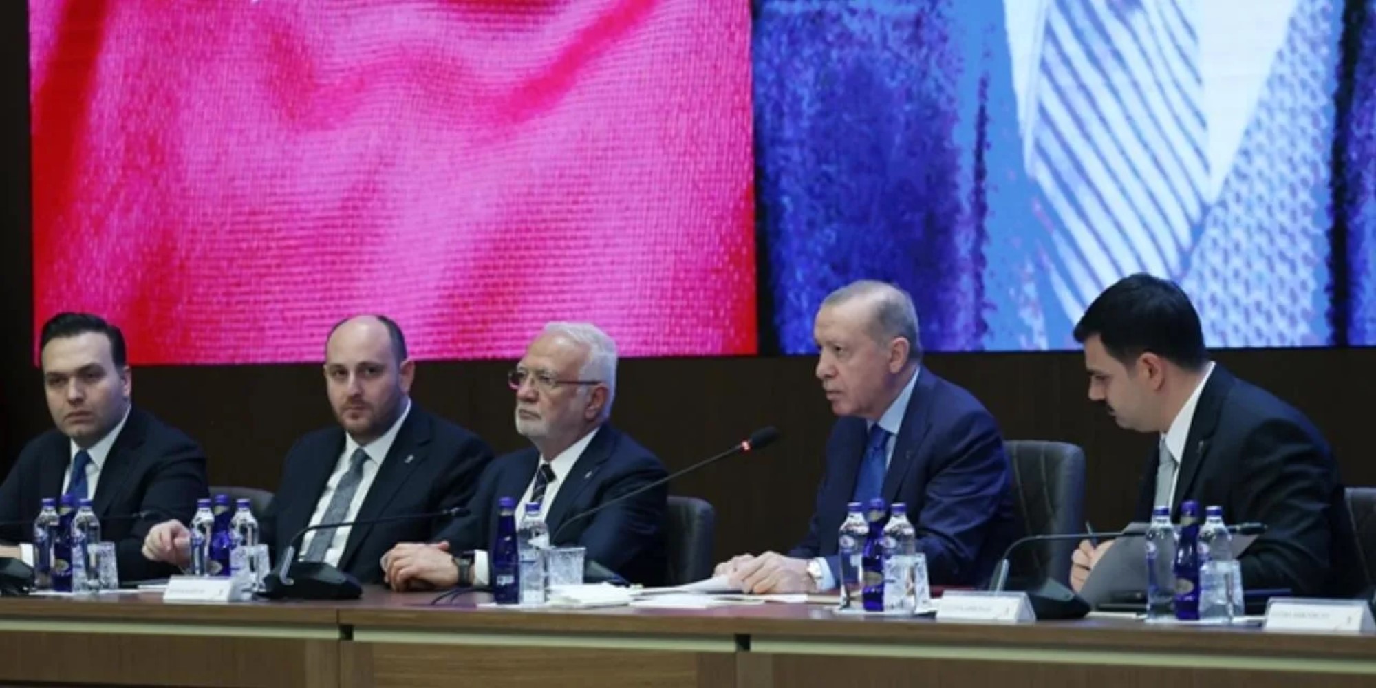 Erdoğan'ın transfer ettiği MKYK üyesinden şok sözler: Parti içindeki rahatsızlık artıyor
