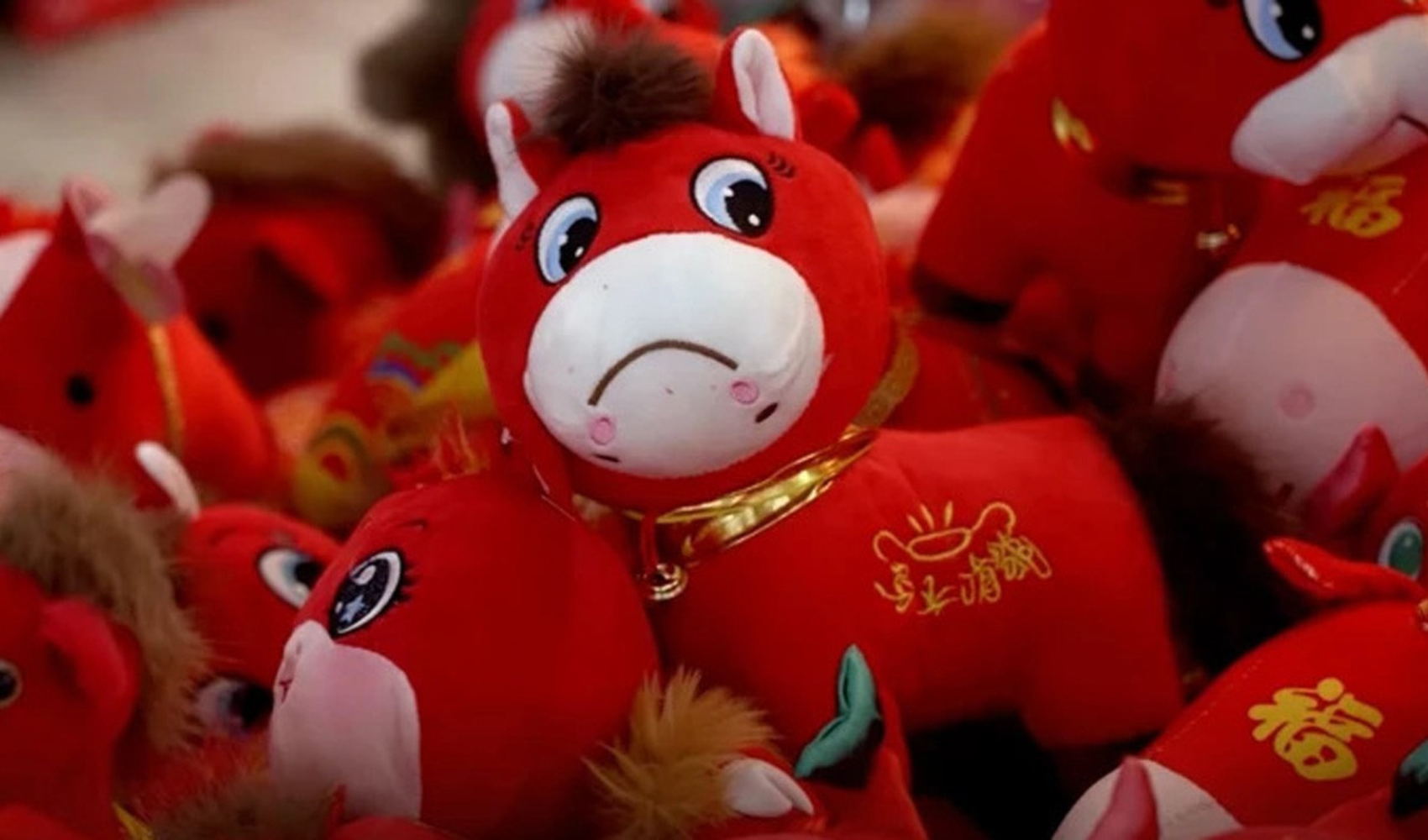 Üretim hatası ağlayan at fenomen oldu