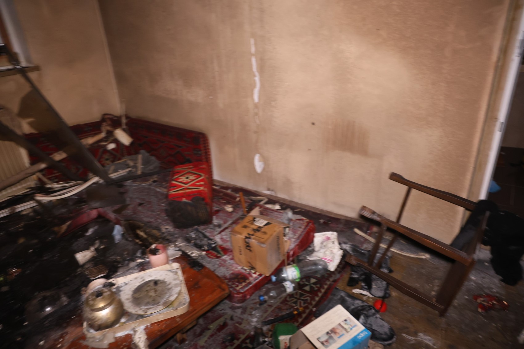 Tüpten tüpe gaz dolumu yaparken evi yaktı