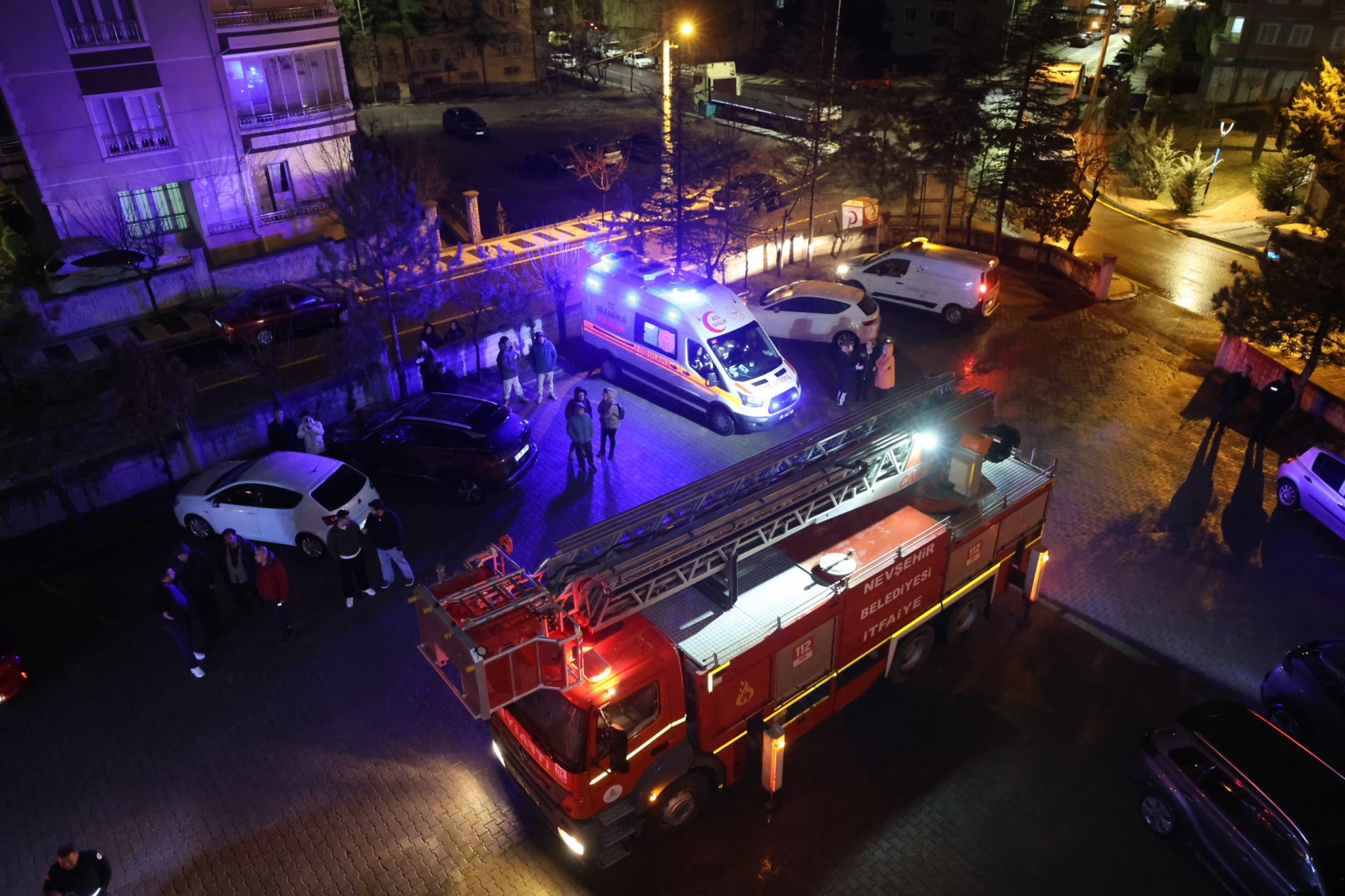 Tüpten tüpe gaz dolumu yaparken evi yaktı