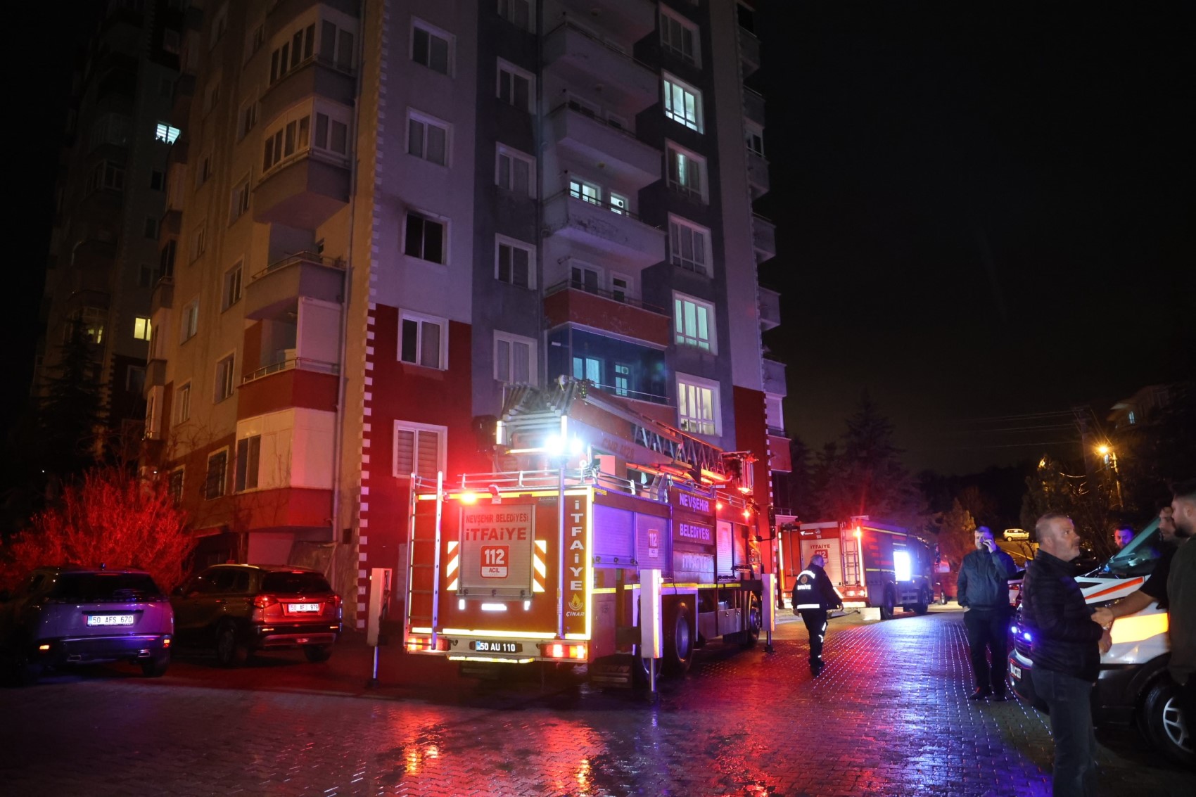 Tüpten tüpe gaz dolumu yaparken evi yaktı