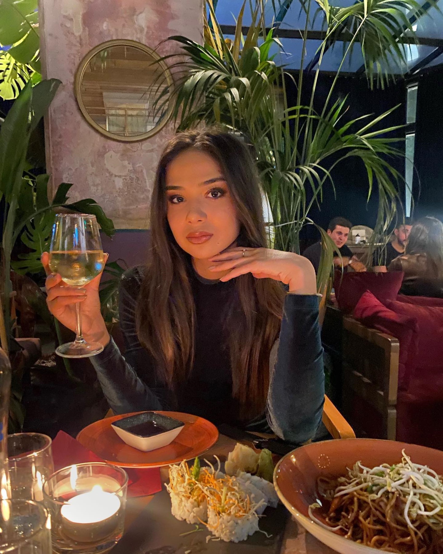 Kısa süre önce Türkiye'yi terk etmişti: Hakkında yakalama kararı çıkarılan Merve Taşkın'dan ilk açıklama! 'Allah her şeyi biliyor ve görüyor...'