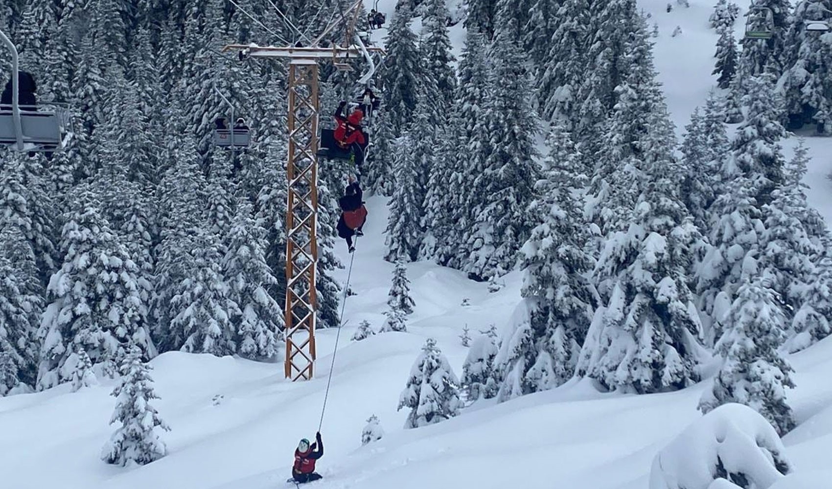 Uludağ’daki telesiyej arızasında 40 kişi mahsur kaldı