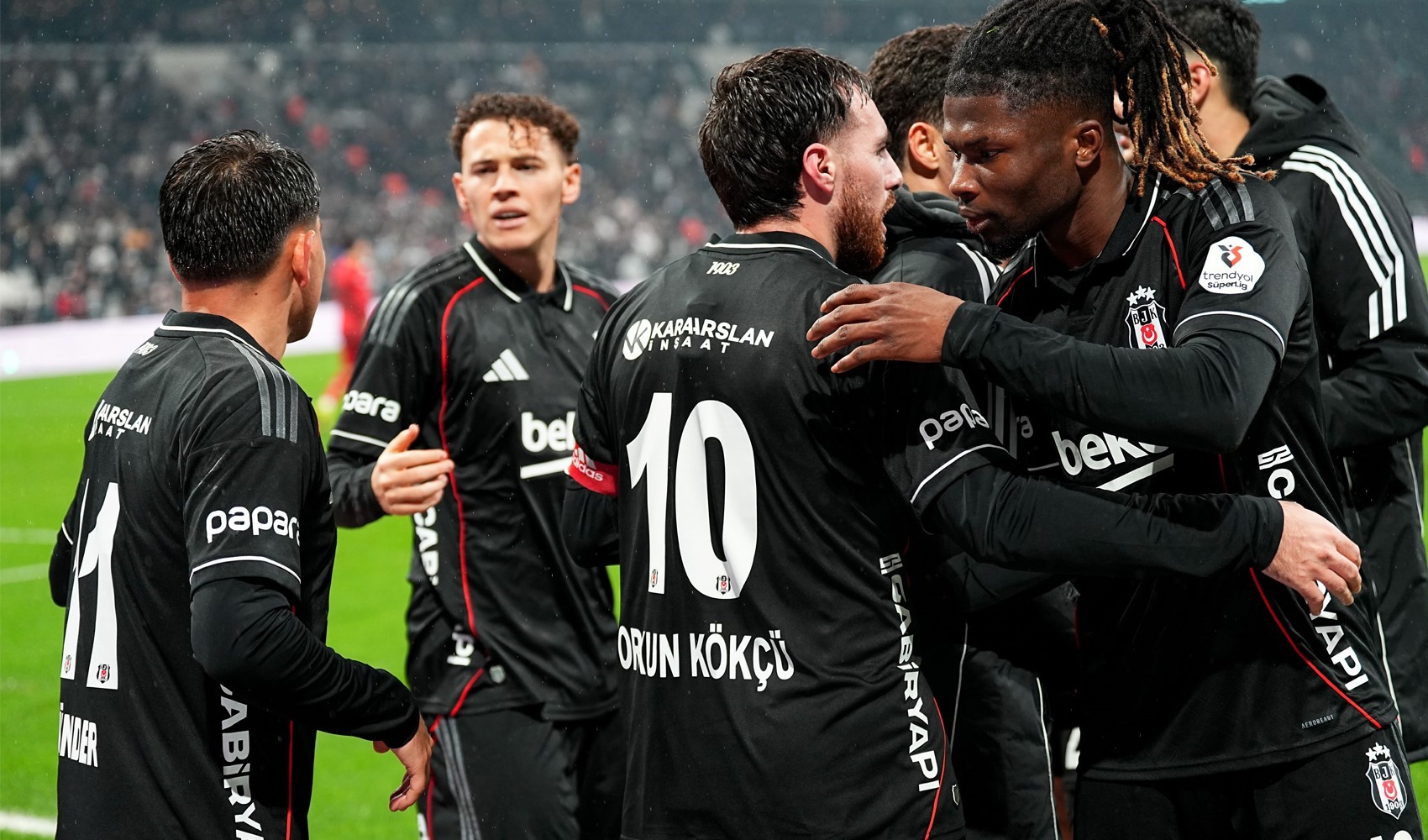 Beşiktaş, Konyaspor'u 2 golle geçti