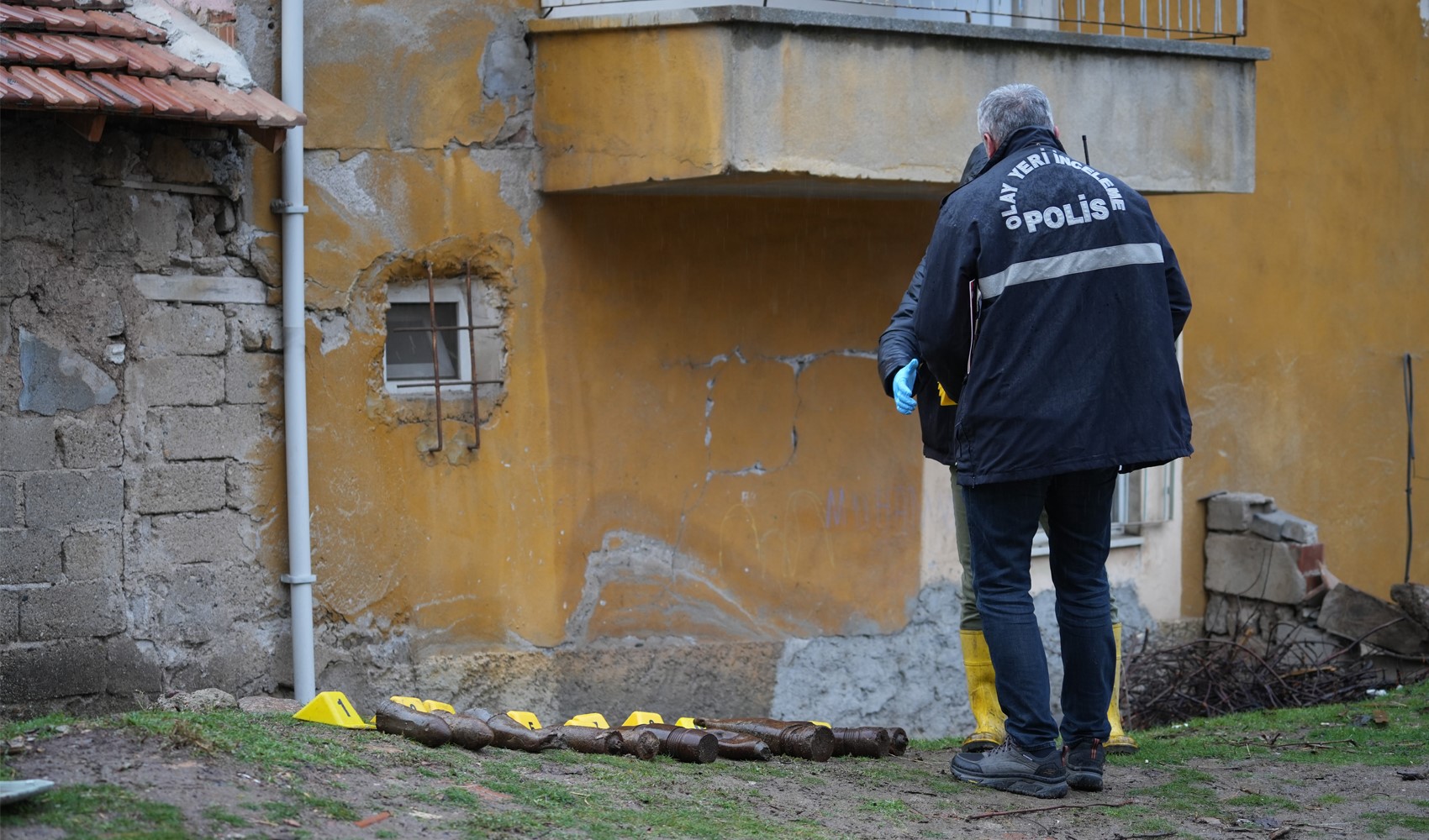 Çocukların oynadığı cisimler mühimmat çıktı: 11 adet