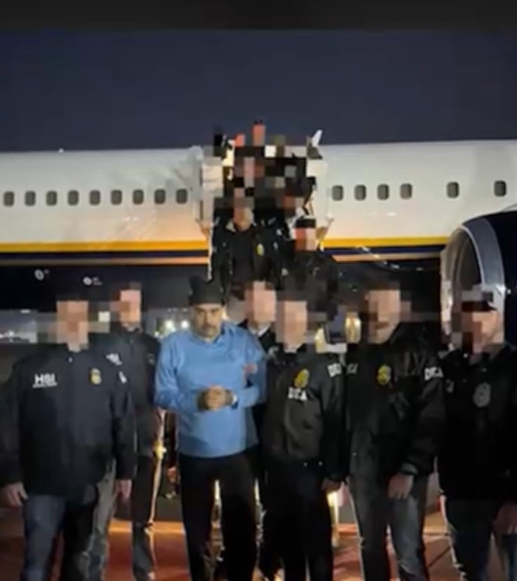 ABD tarafından kaçırılan Maduro'nun yeni fotoğrafları paylaşıldı! Hangi cezaevine götürülecek?