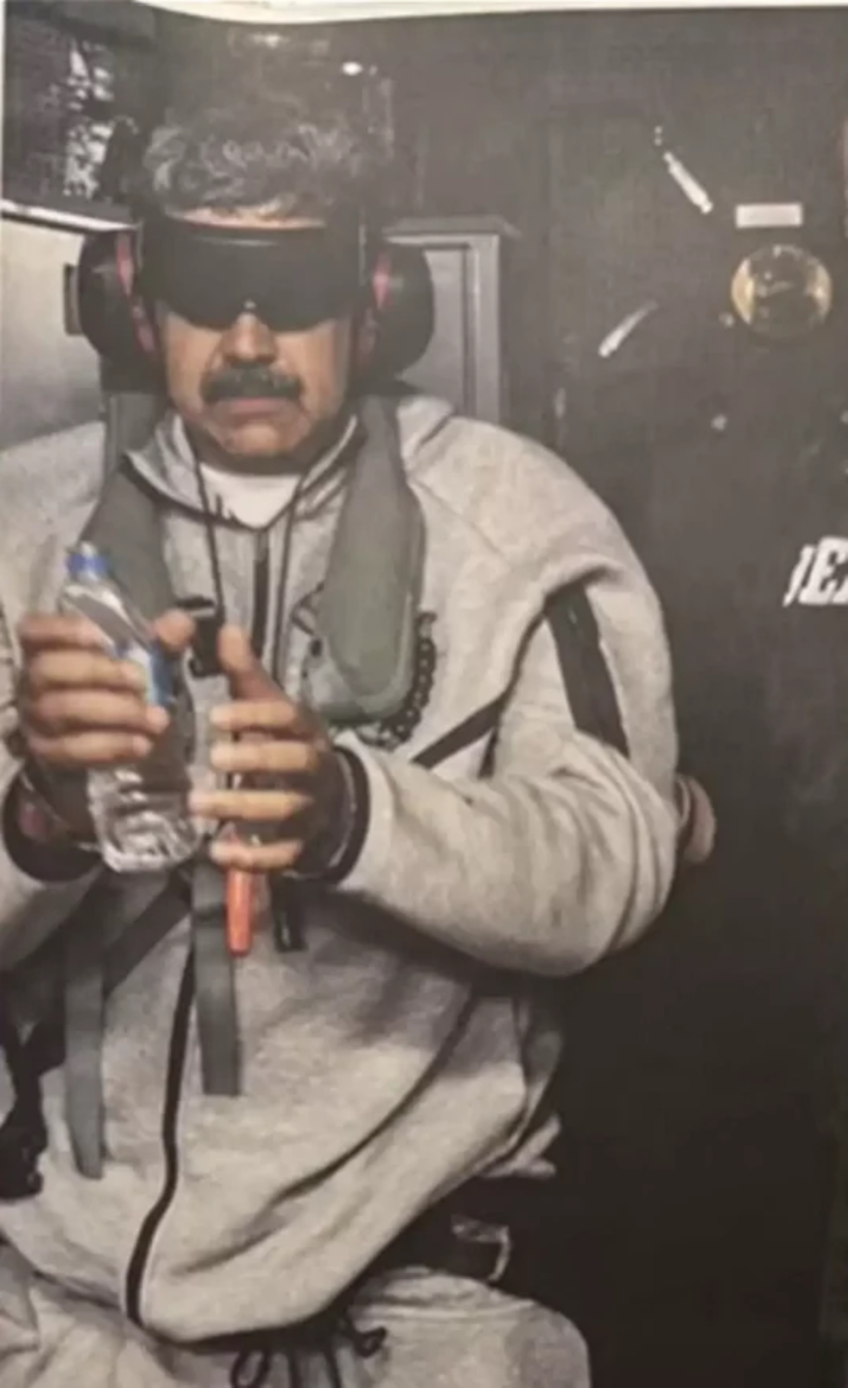 ABD tarafından kaçırılan Maduro'nun yeni fotoğrafları paylaşıldı! Hangi cezaevine götürülecek?