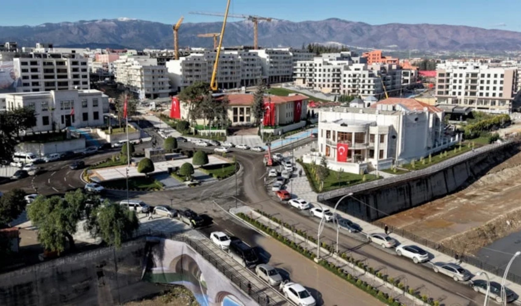 Hatay'da 72 saattir elektrik yok: Tepkiler çığ gibi büyüdü