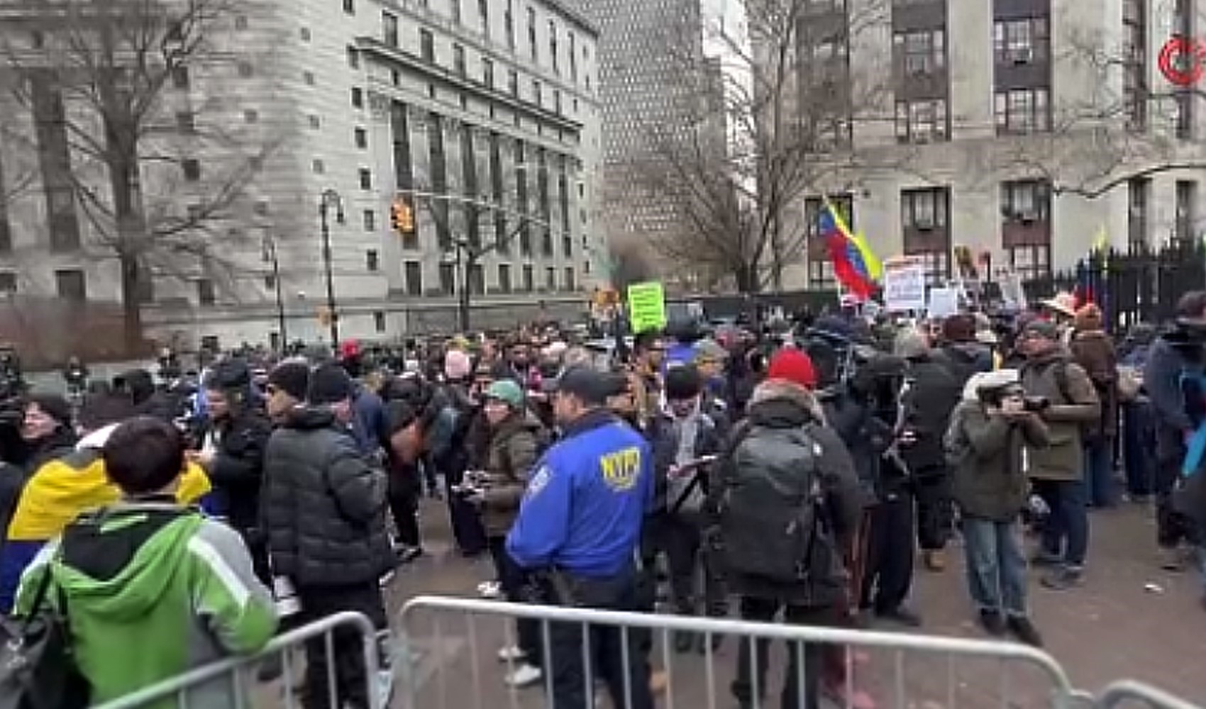New York'taki duruşma öncesi Maduro ve eşinin serbest bırakılması için protesto
