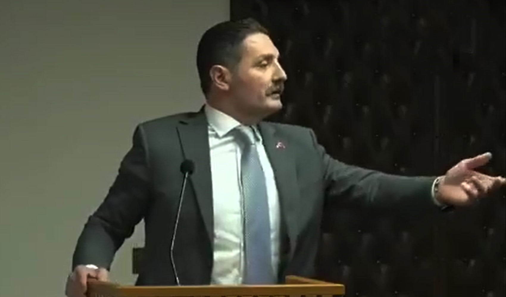 AKP'li Meclis Üyesi Özgün'den çarpıcı 'açlık' hesabı tepki çekti: Ülkede açlık olsaydı fazlı kilosu olmazdı