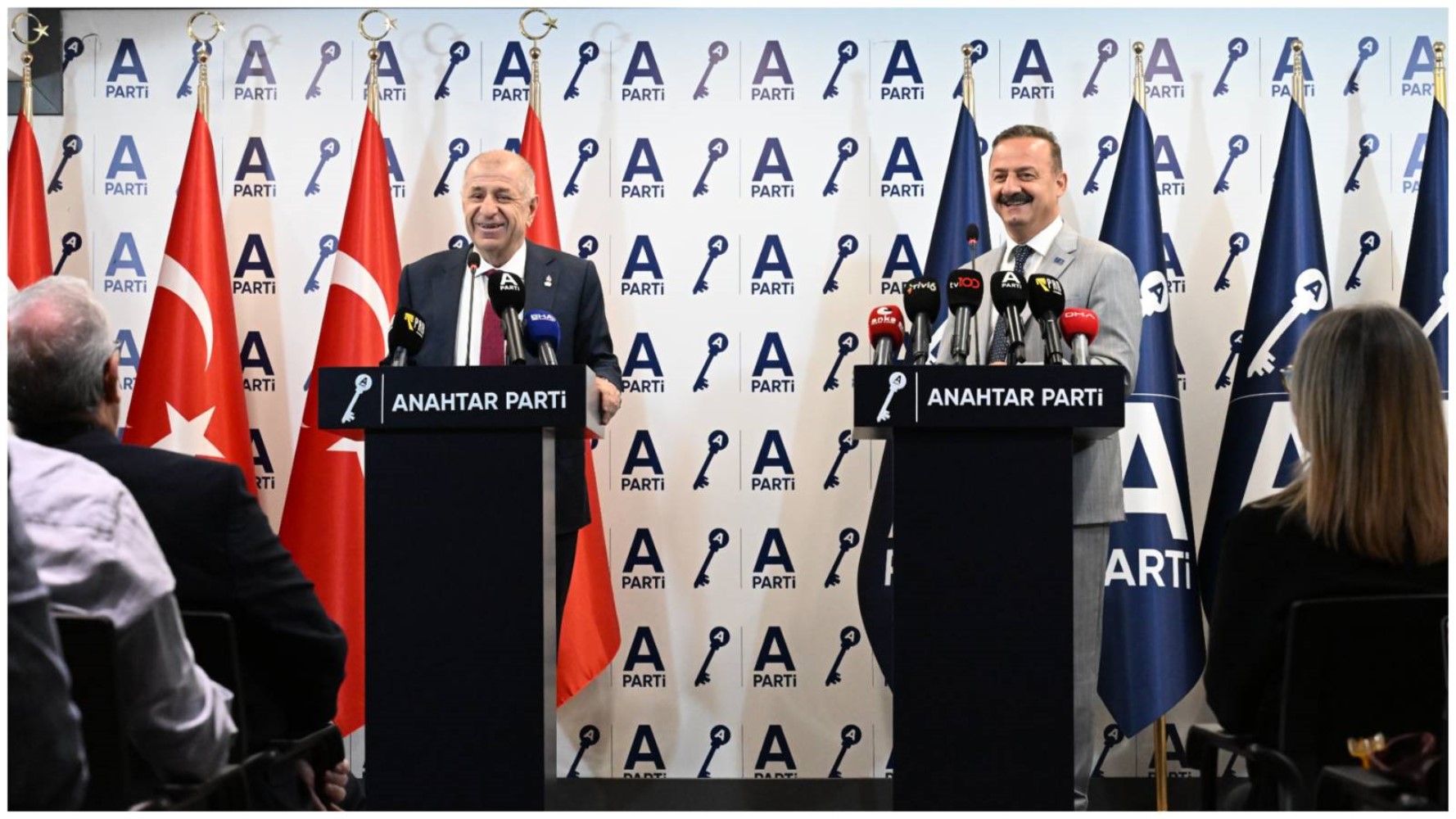 60 ilde yapılan ankette AKP CHP ile farkı kapatıyor! Milliyetçi partinin oyu artarak devam ediyor...