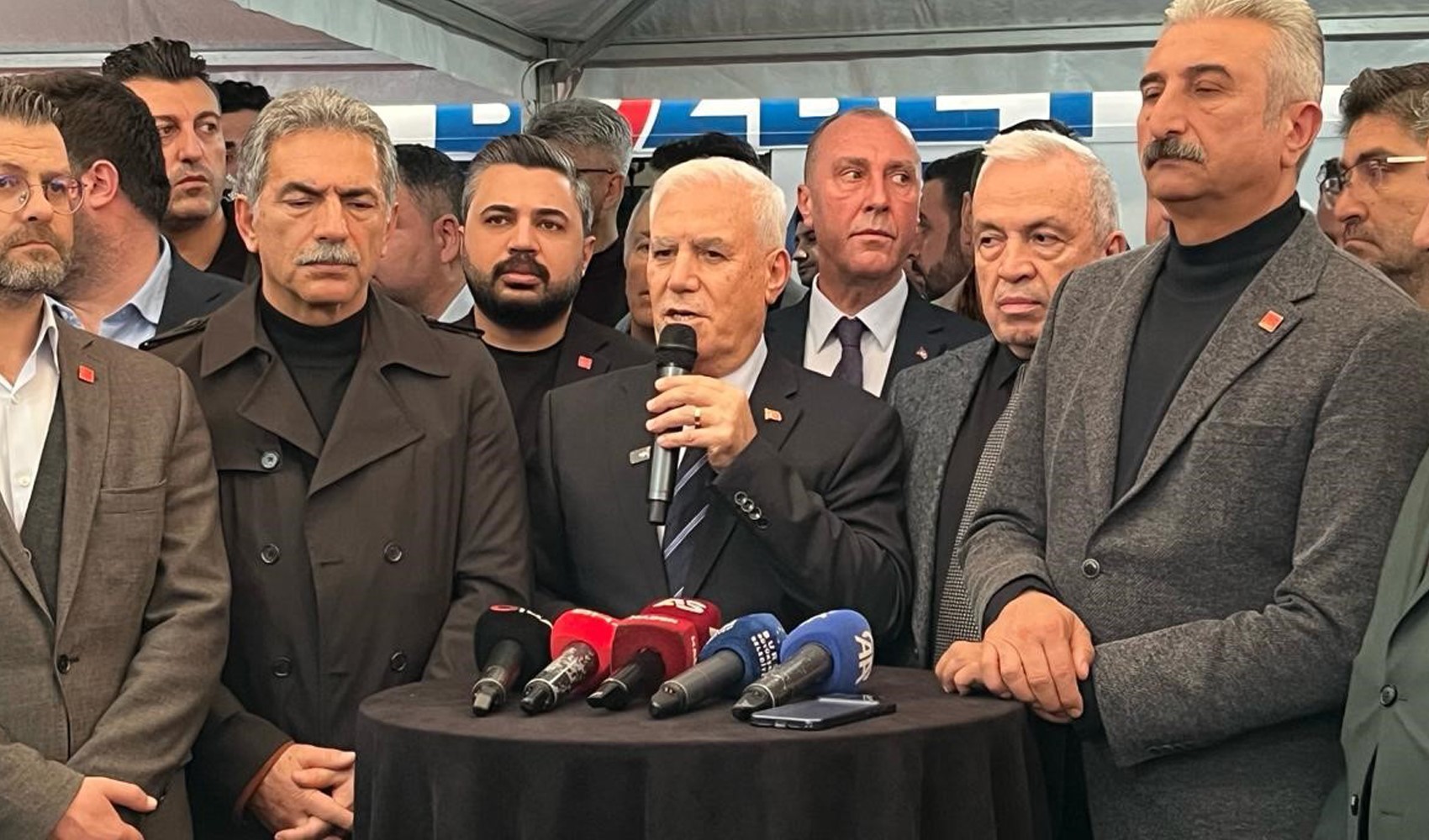 Saldırıya uğrayan Bursa Büyükşehir Belediye Başkanı Bozbey'den açıklama: Asla yıldıramaz