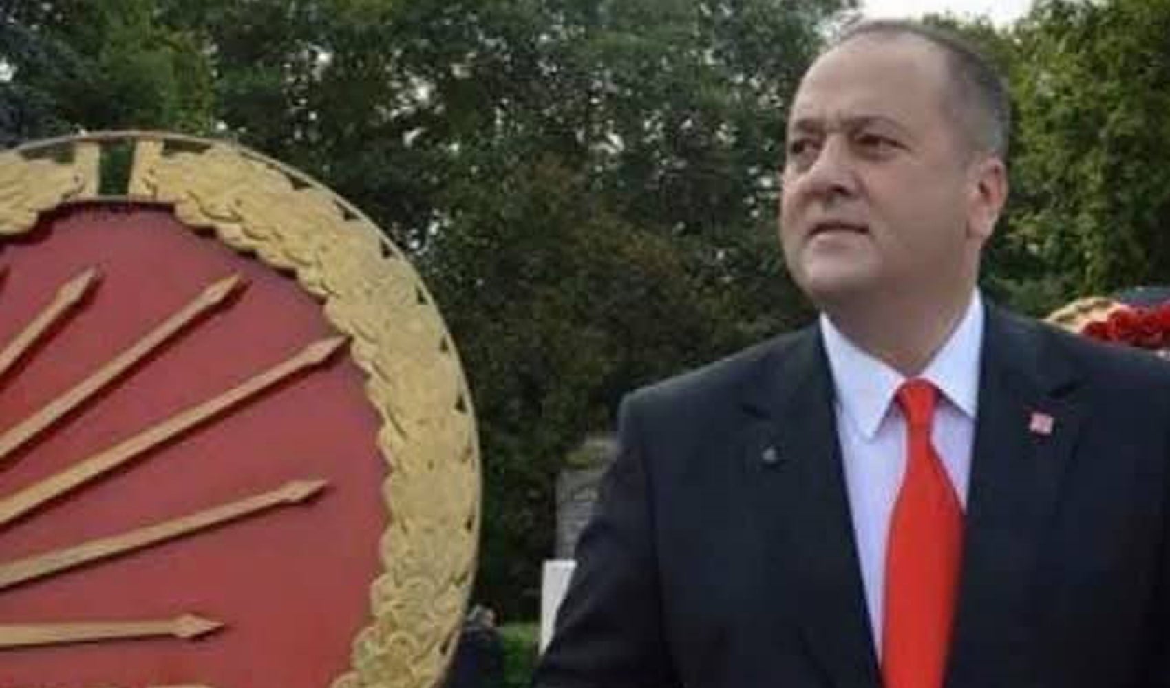 Eski CHP ilçe başkanı ofisinde ölü bulundu