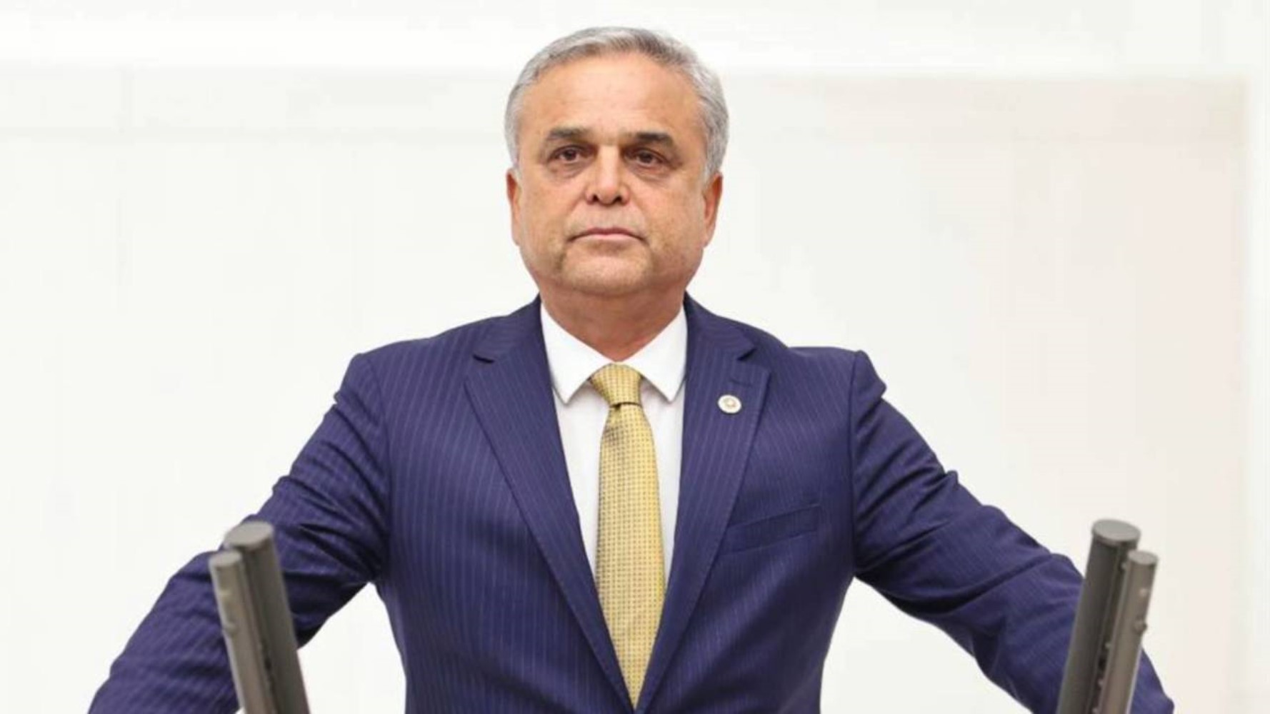 Transfer sayısı 3'e yükseldi: AKP’ye bugün sürpriz bir milletvekili daha katılacak! Rozetlerini Erdoğan takacak...