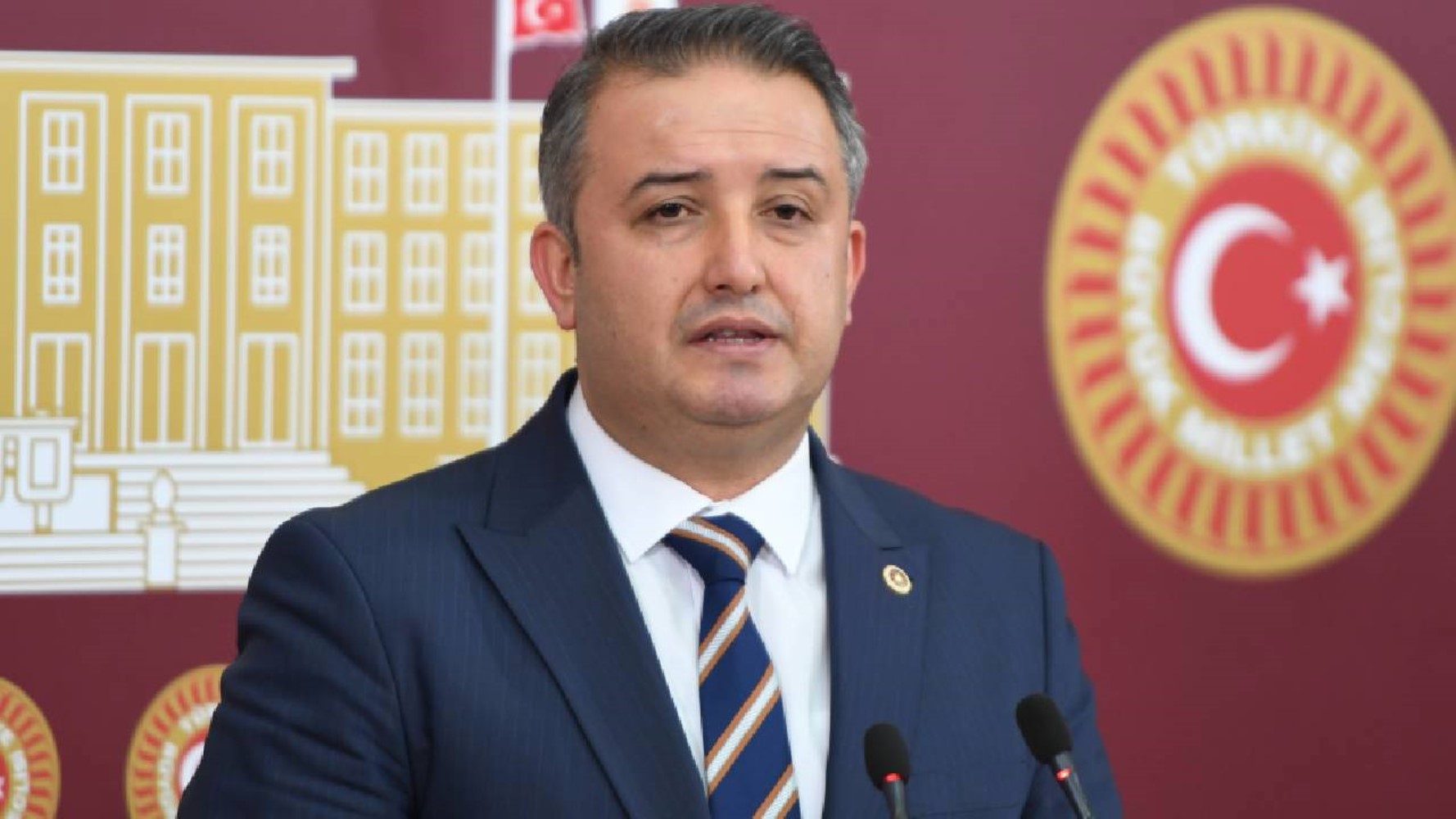 Transfer sayısı 3'e yükseldi: AKP’ye bugün sürpriz bir milletvekili daha katılacak! Rozetlerini Erdoğan takacak...