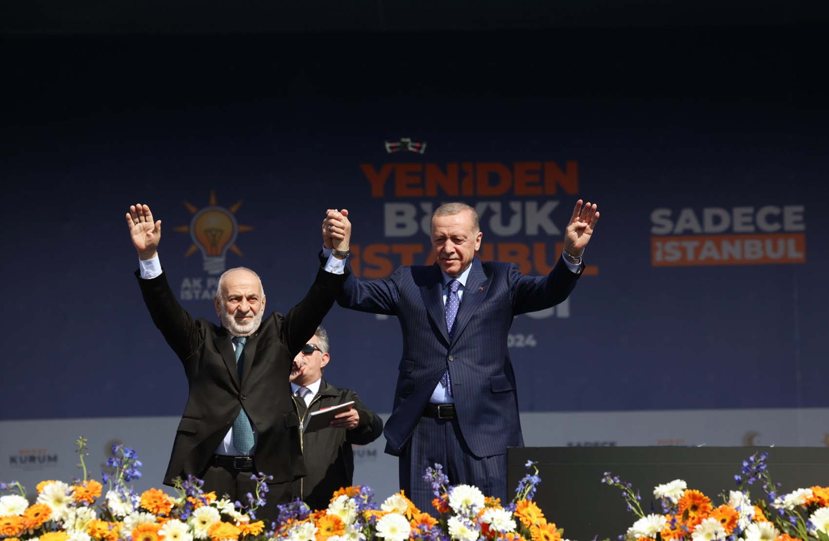 Transfer sayısı 3'e yükseldi: AKP’ye bugün sürpriz bir milletvekili daha katılacak! Rozetlerini Erdoğan takacak...