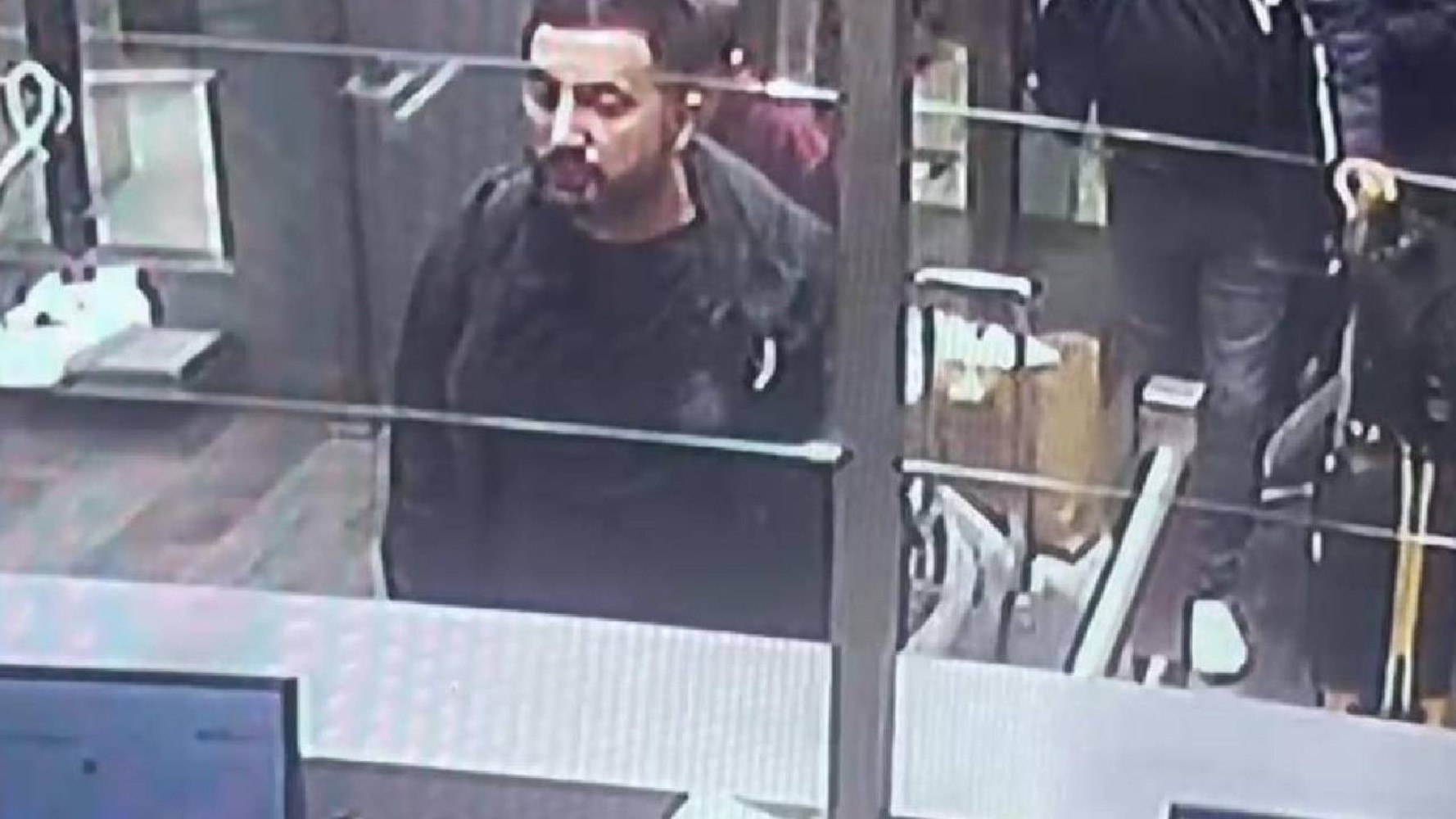 Adliyedeki soygun skandalında tutuklu sayısı 16'ya yükseldi! Yeni görüntüler ortaya çıktı...