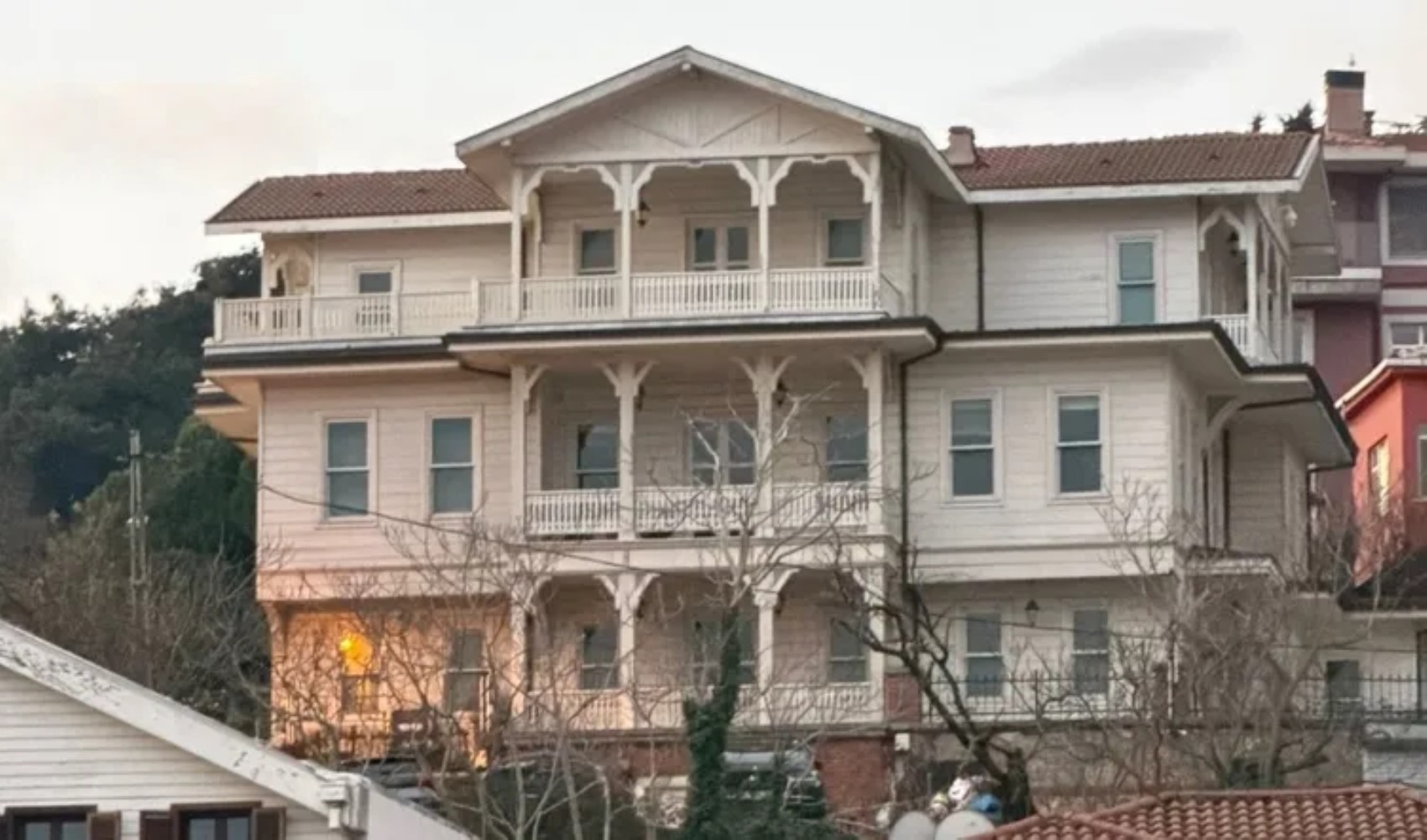 Pandemi de dinlemediler: Fuhuş ve uyuşturucu partileri pandemi döneminde bakın nerede yapılmış!