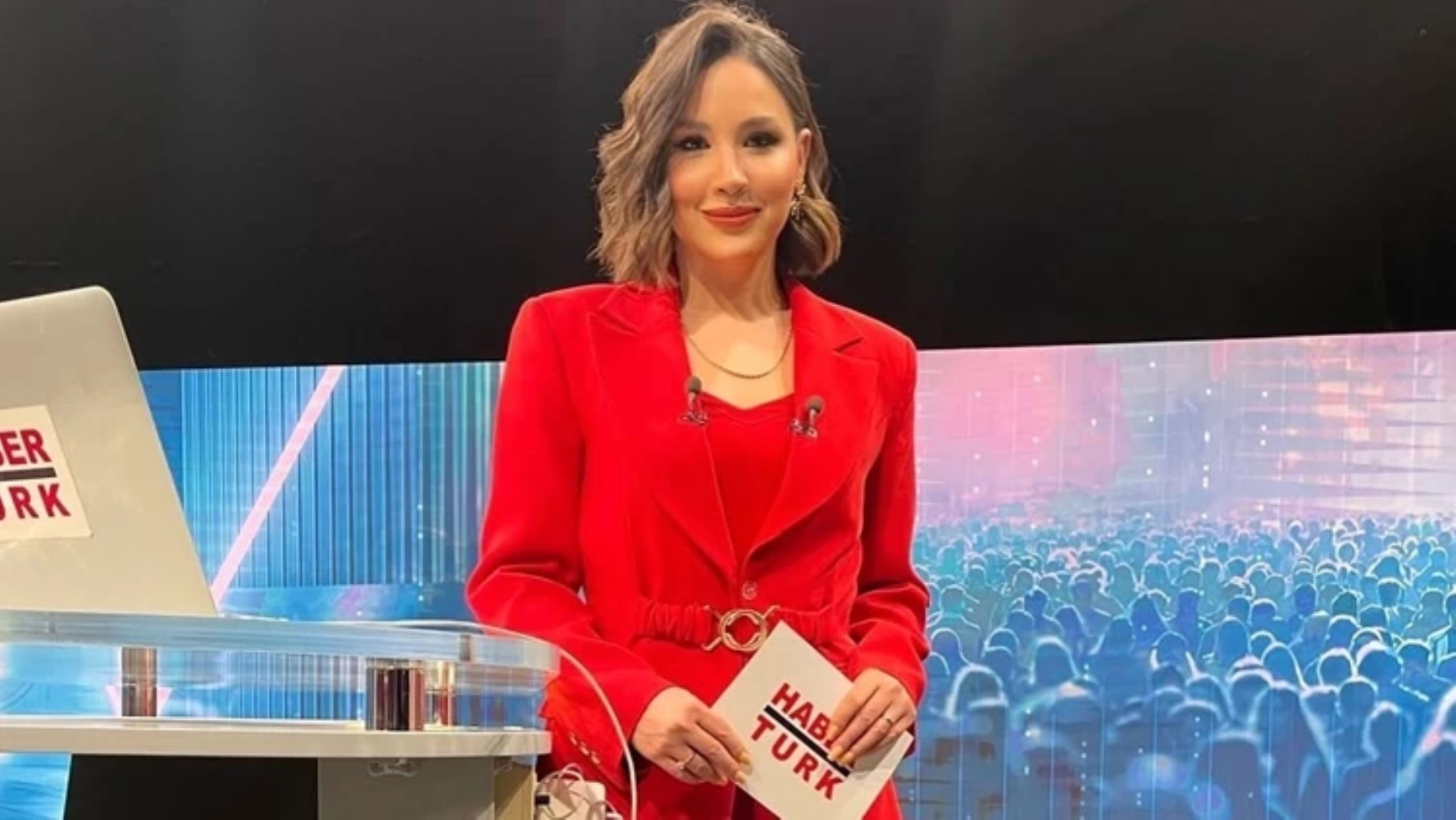 Spiker Nur Köşker Mehmet Akif Ersoy'un o sözlerine yanıt verdi