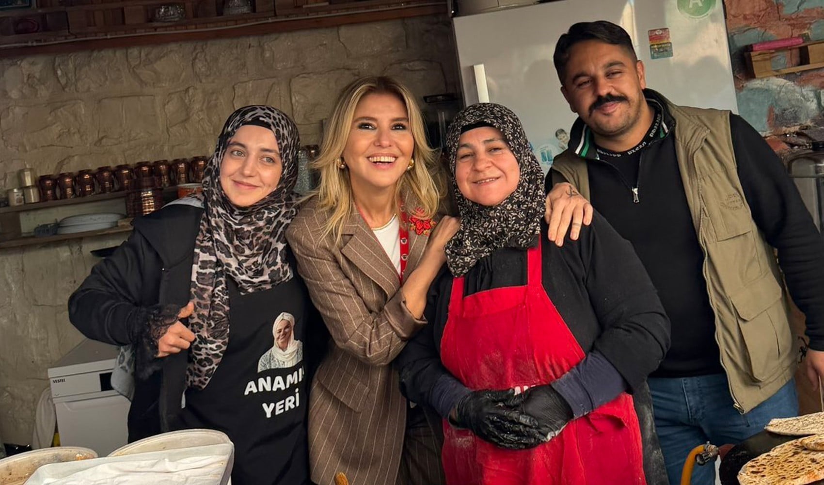 Mustafa Destici yine Gülben Ergen'i hedef aldı! 'Sanatçı değildir, ne olduğu ortada'