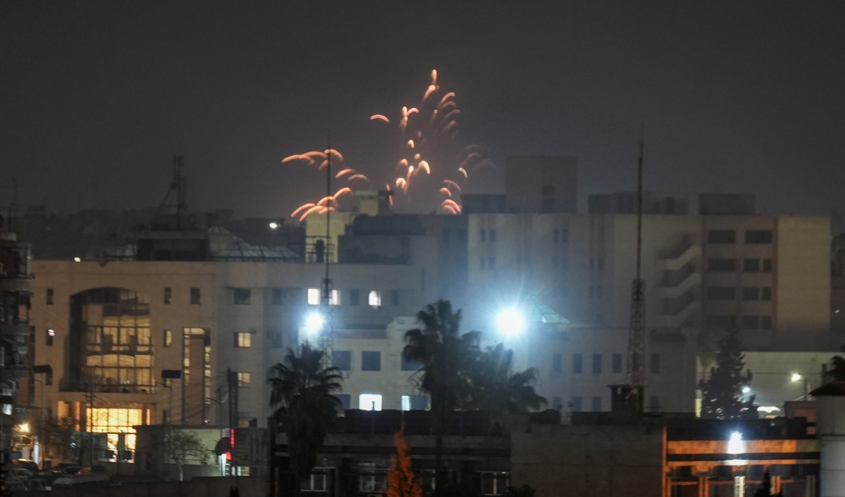 Suriye ordusu Halep'in Eşrefiye Mahallesi'nde birçok noktada kontrolü sağladı