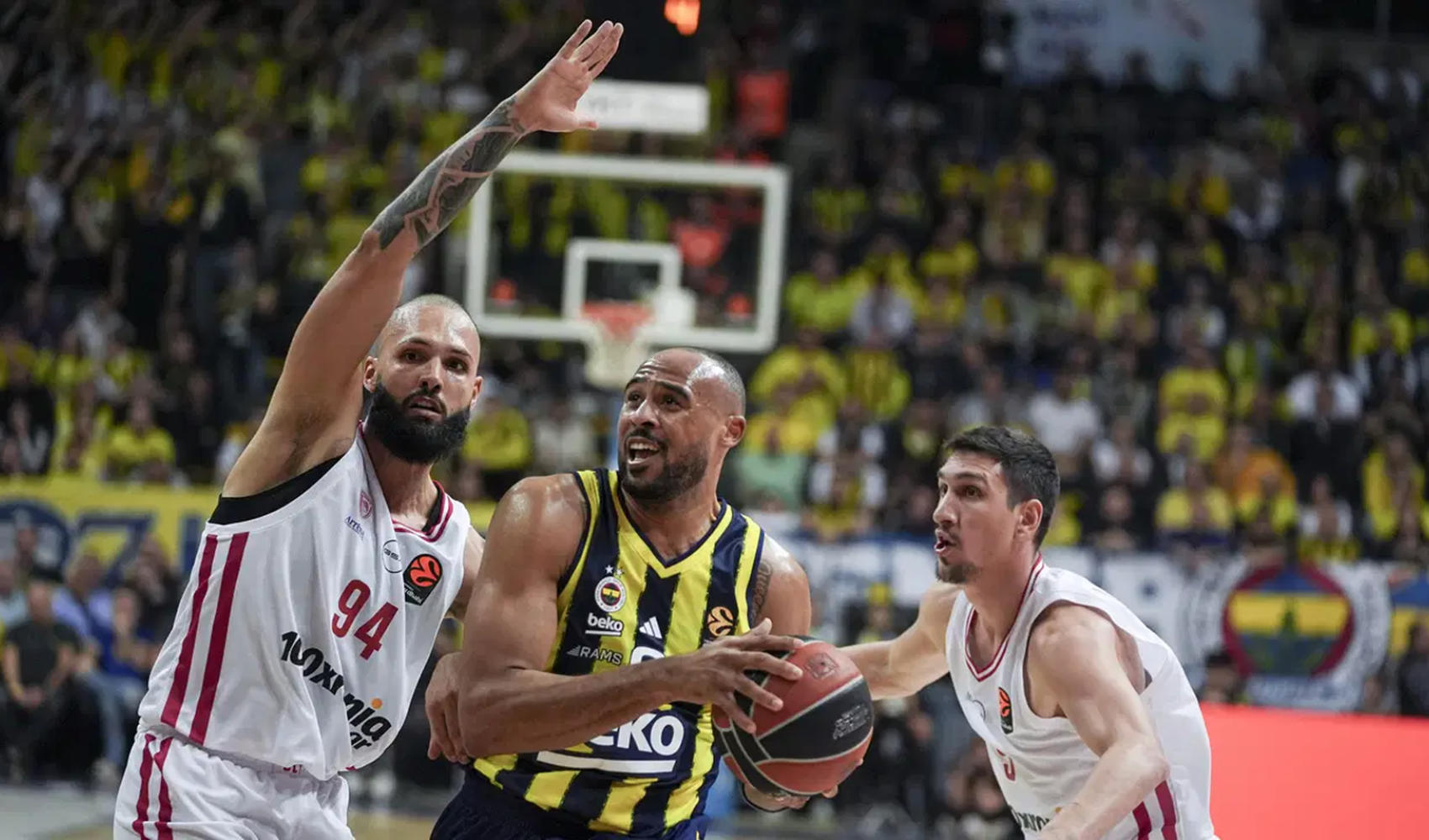 Olympiakos - Fenerbahçe Beko maçının tarihi belli oldu