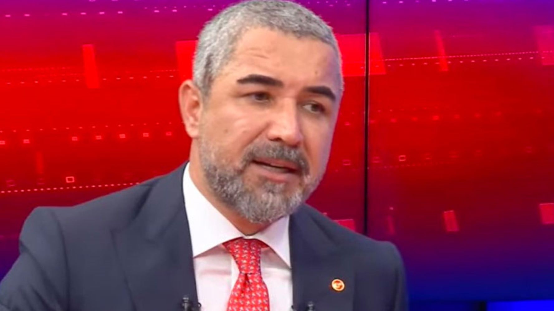 Veyis Ateş sessizliğini bozdu... Mehmet Akif Ersoy cezaevinde bakın ne yapmış!