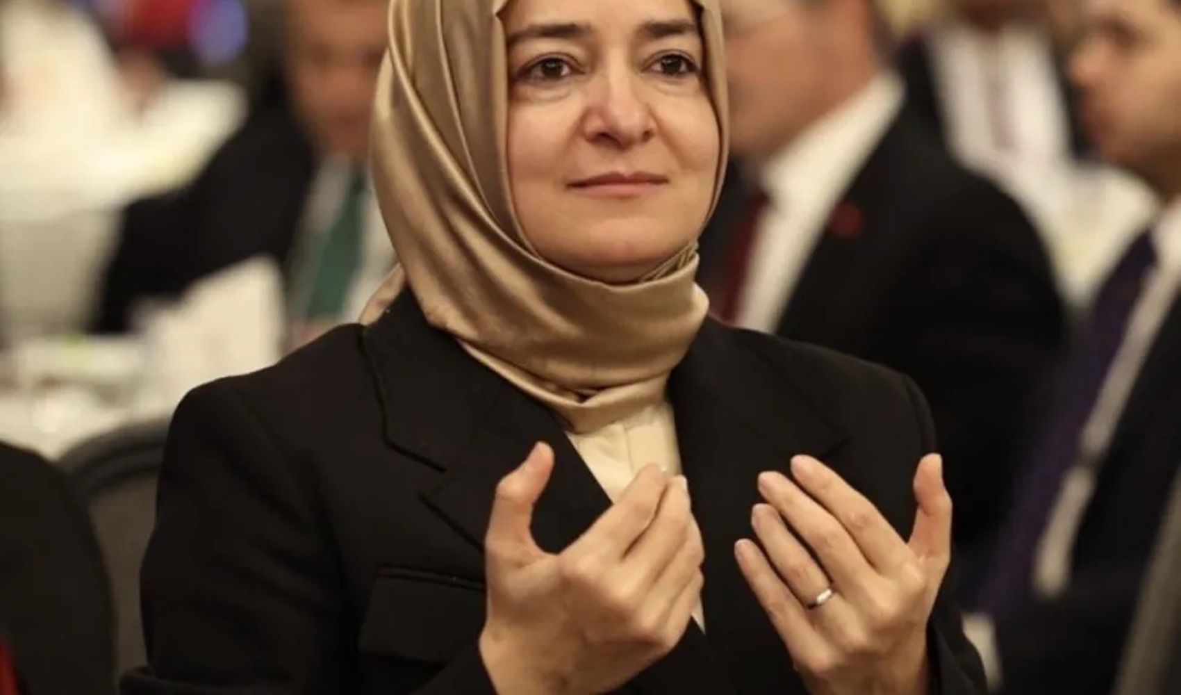 Fatma Betül Sayan Kaya 2,2 milyar lirayı iade etmemiş!